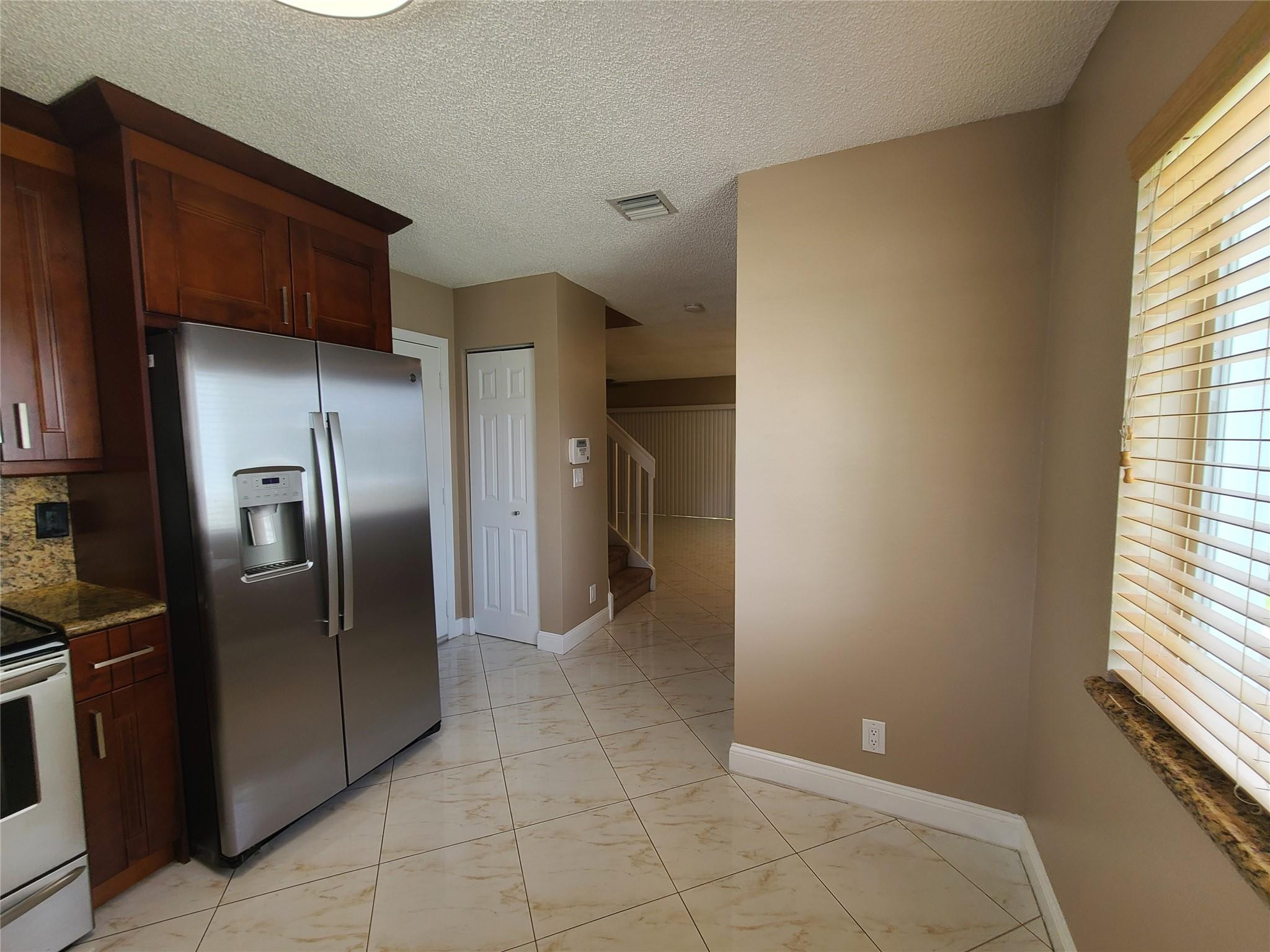 1427 SW 48th Ter