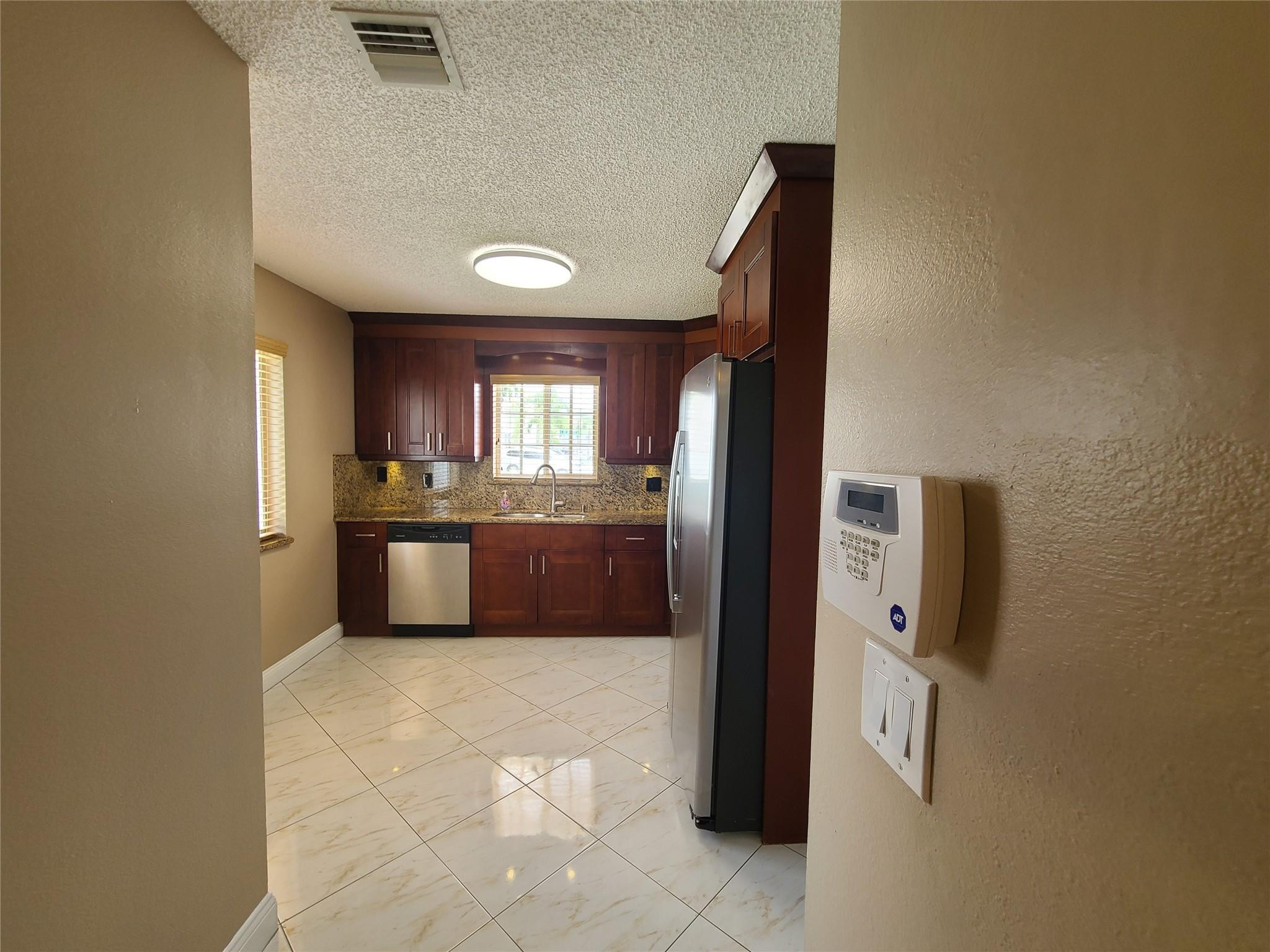 1427 SW 48th Ter