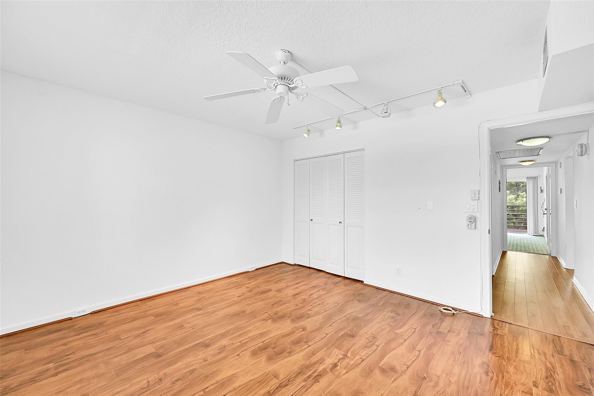2401 Antigua Cir B3