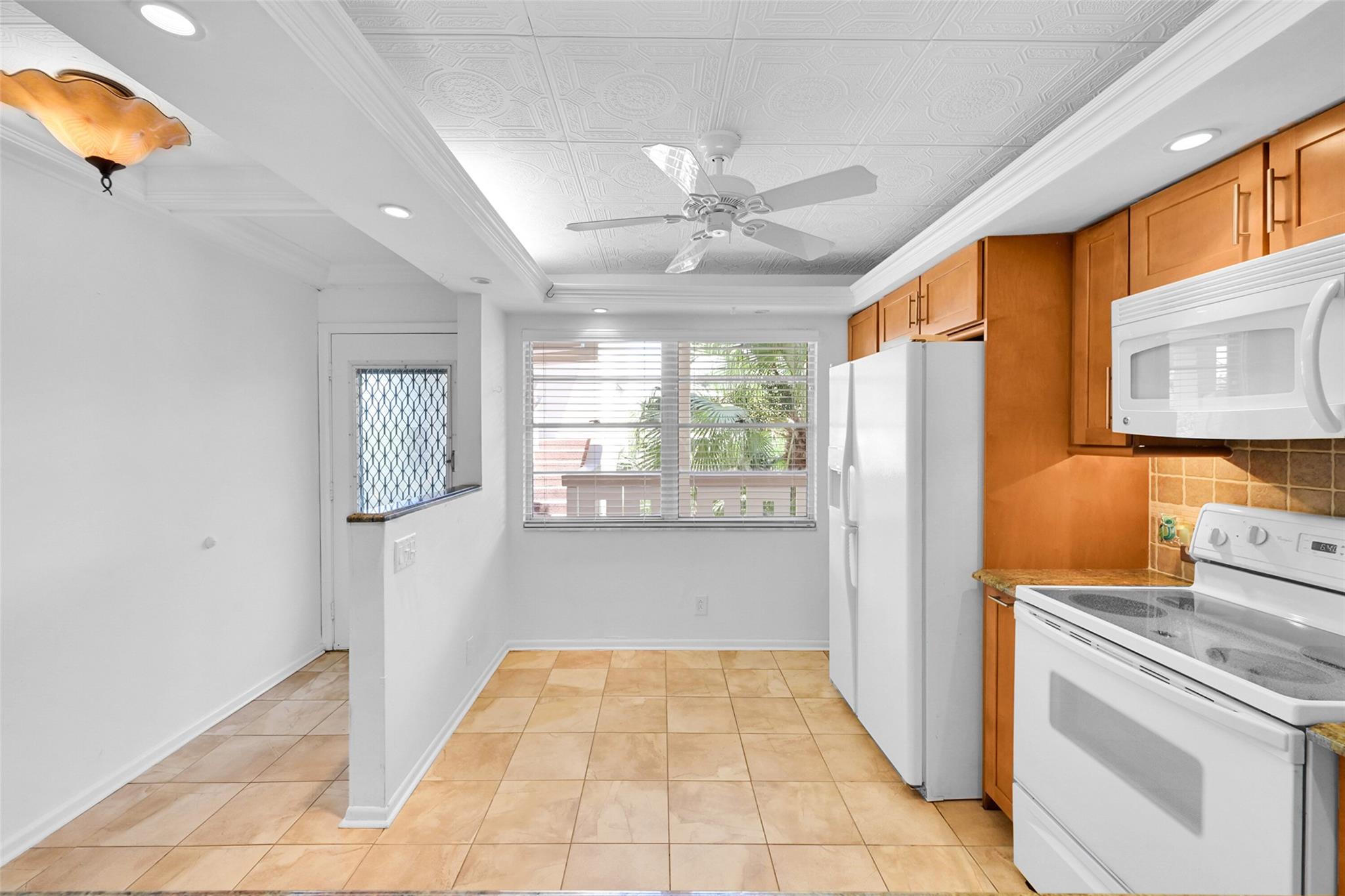 2401 Antigua Cir B3