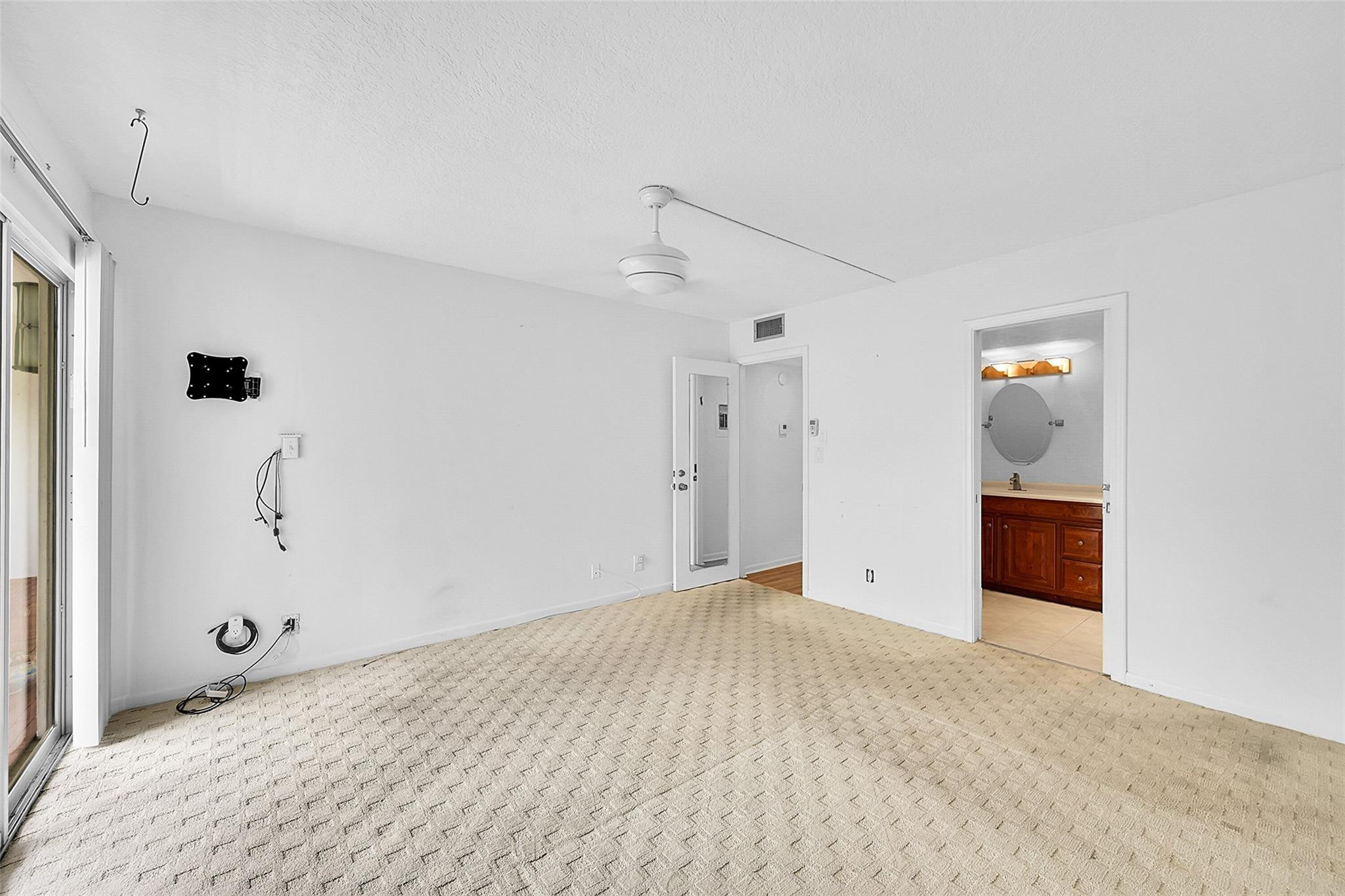 2401 Antigua Cir B3