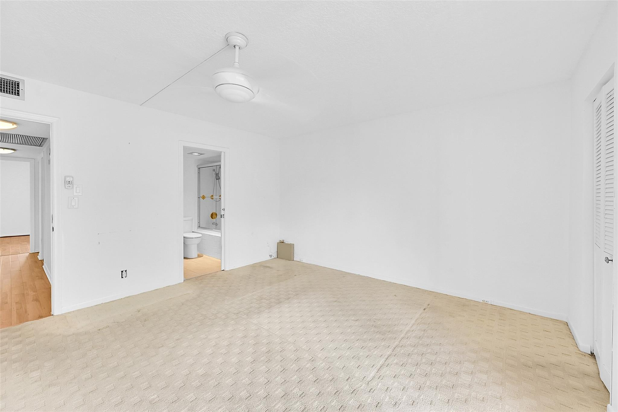 2401 Antigua Cir B3