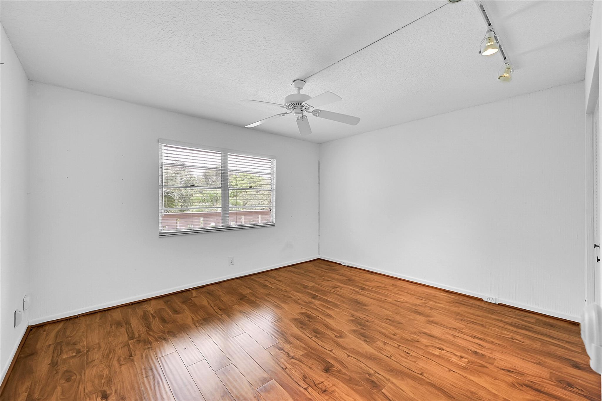 2401 Antigua Cir B3