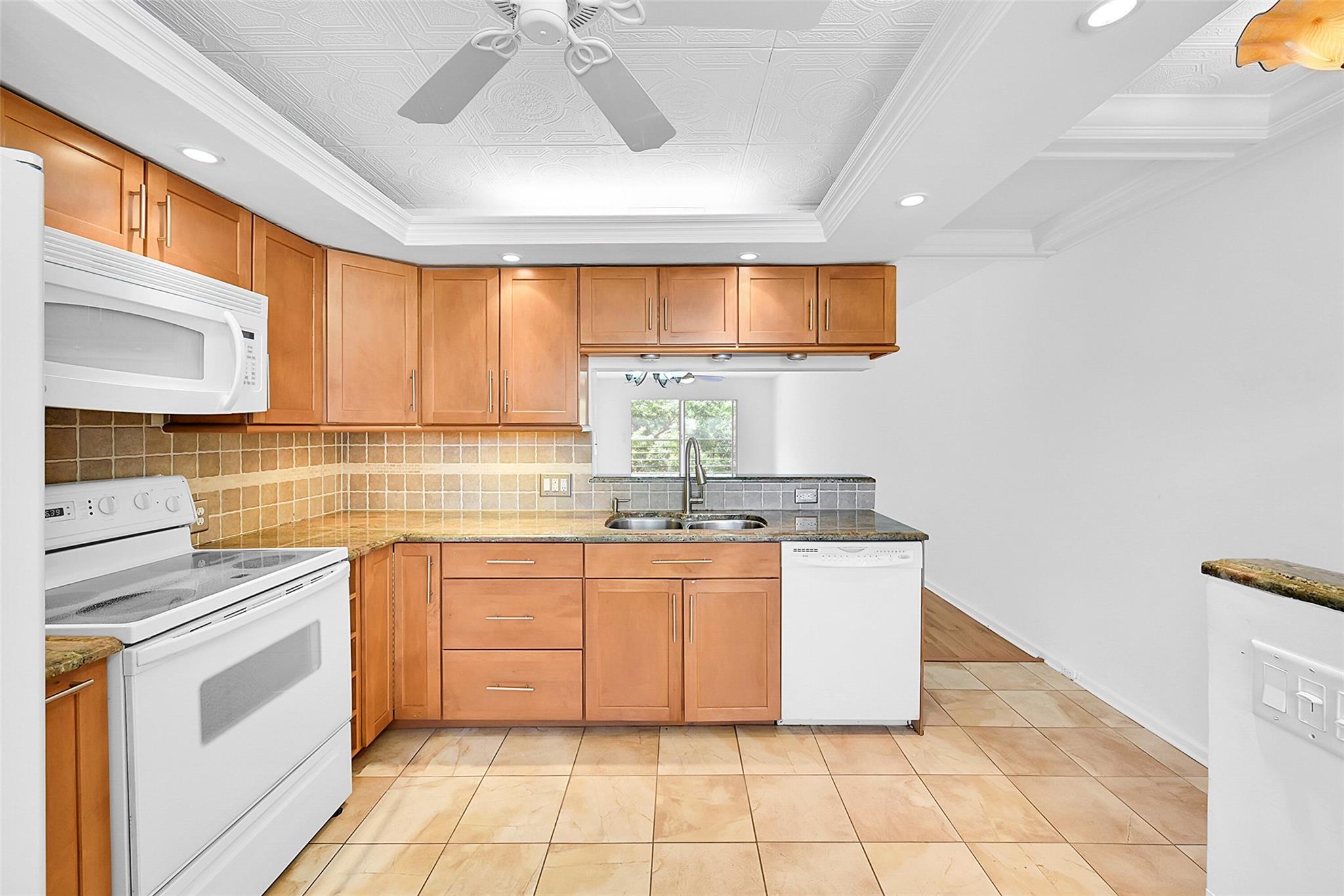 2401 Antigua Cir B3