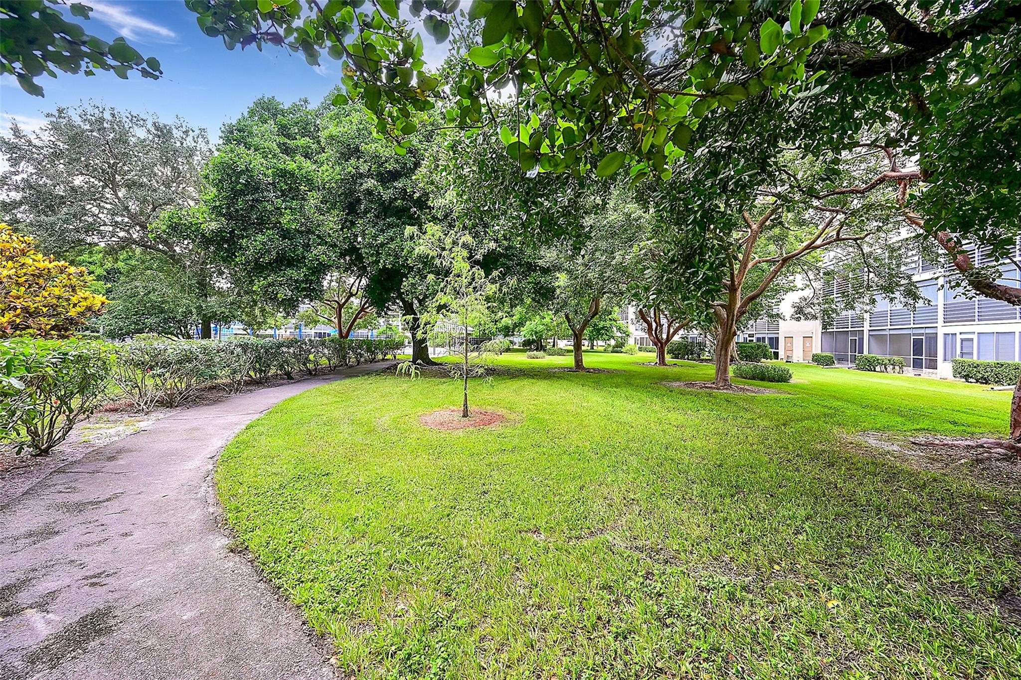 2401 Antigua Cir B3