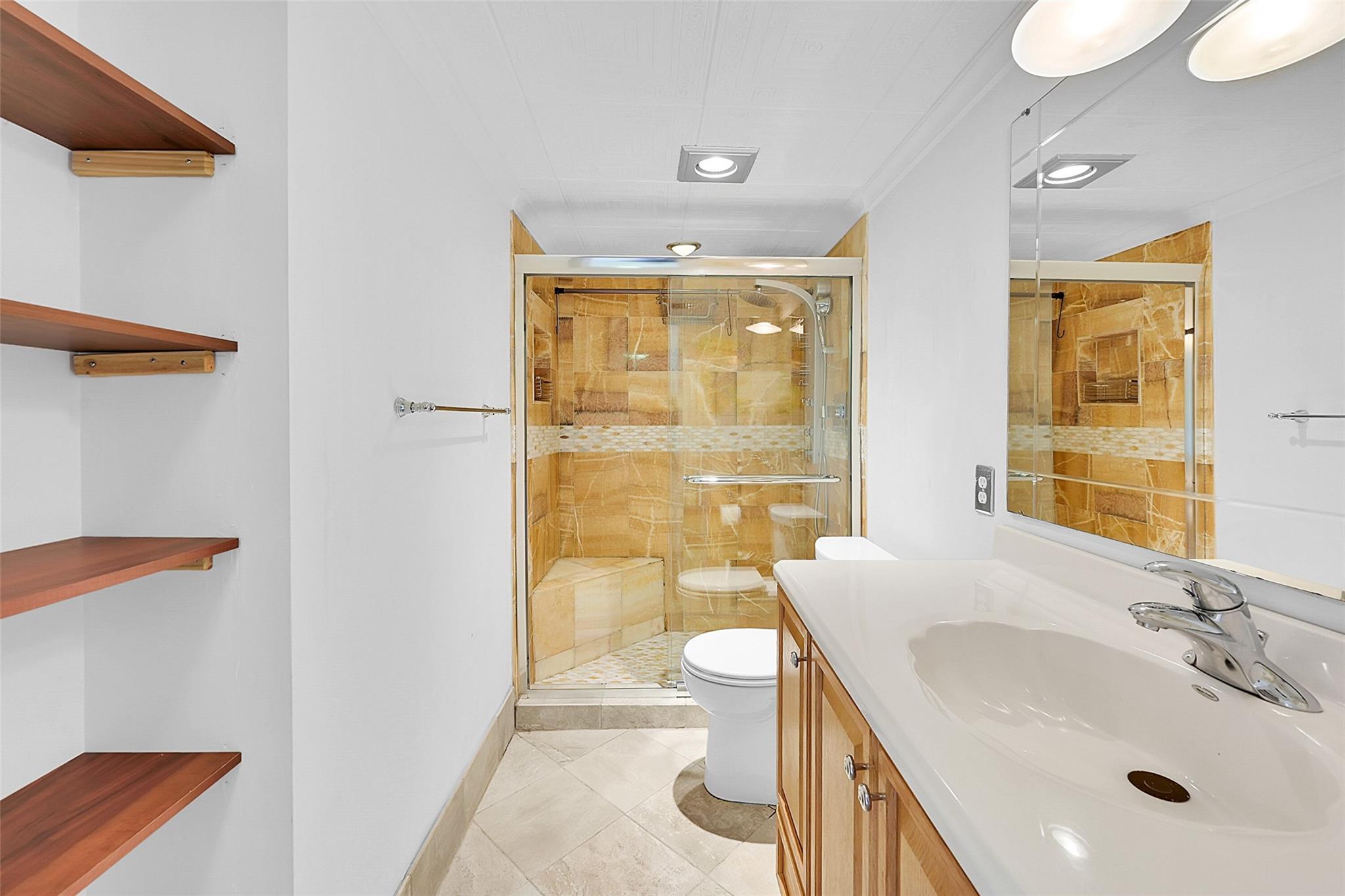 2401 Antigua Cir B3