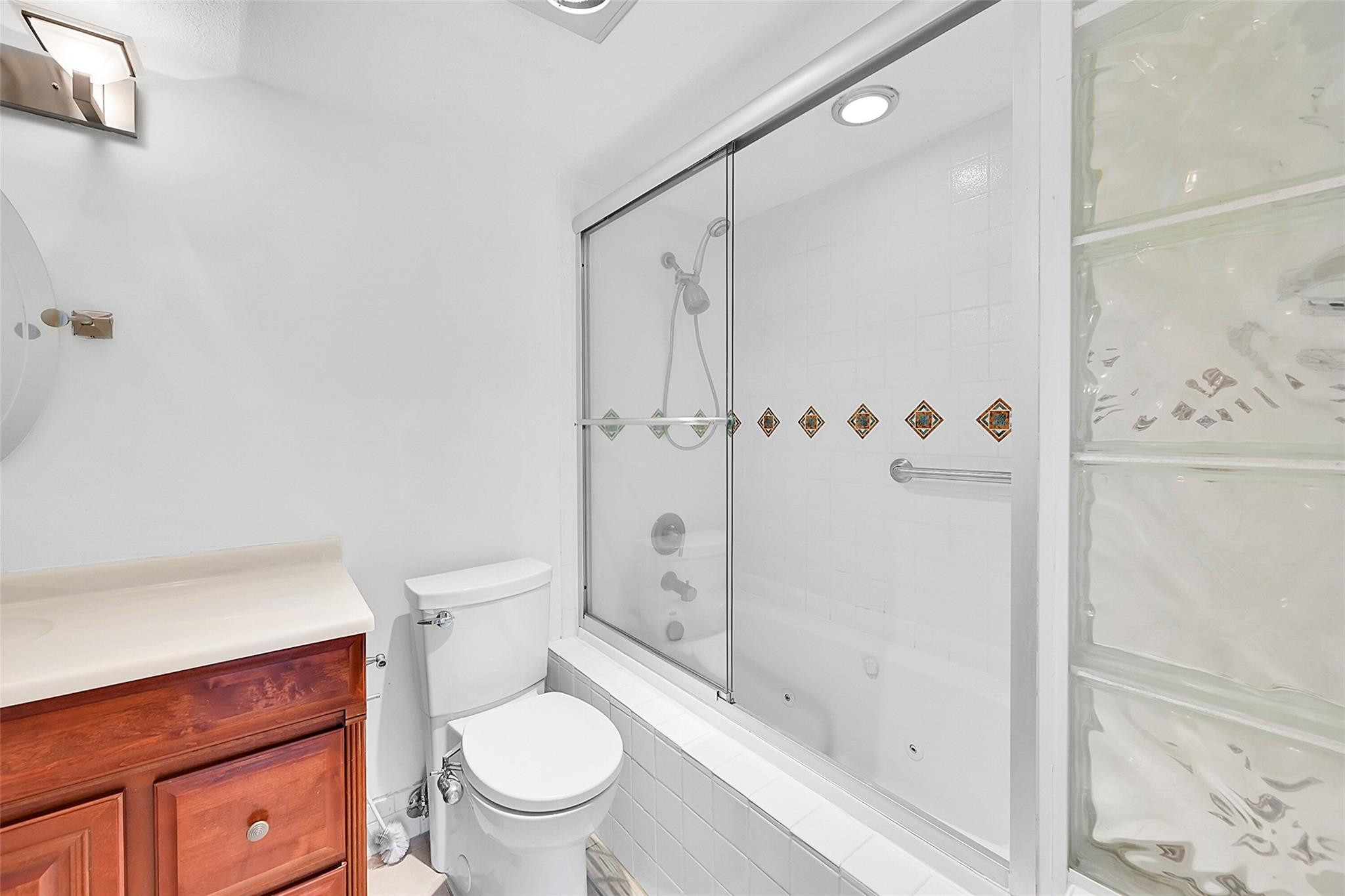 2401 Antigua Cir B3