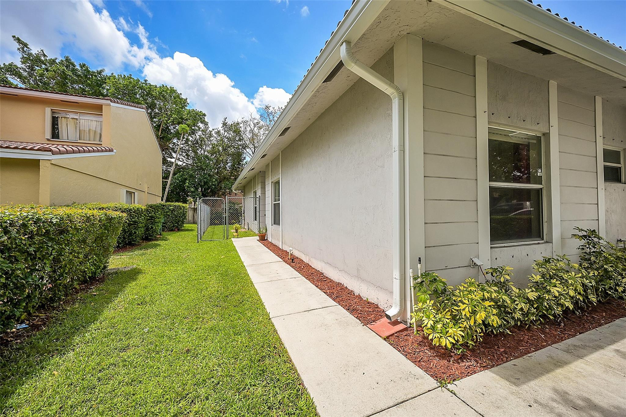 11480 NW 45th St 11480