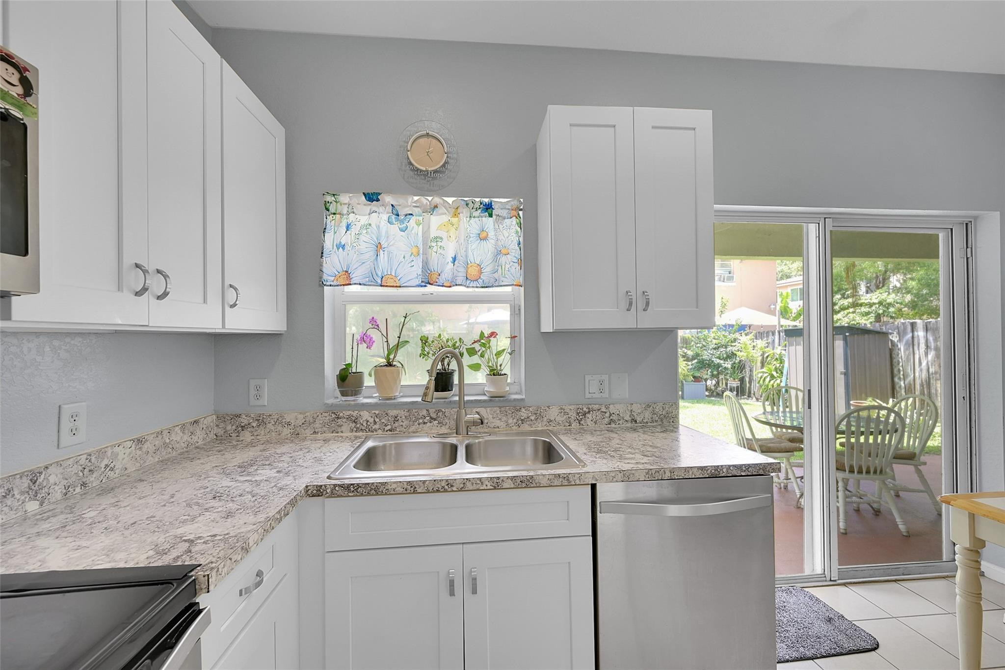 11480 NW 45th St 11480