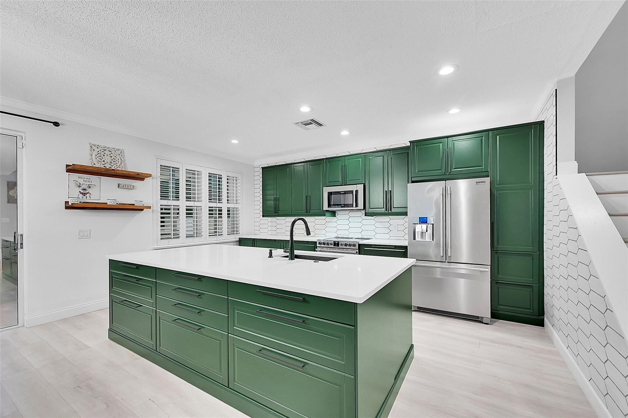 5022 Ibis Pl