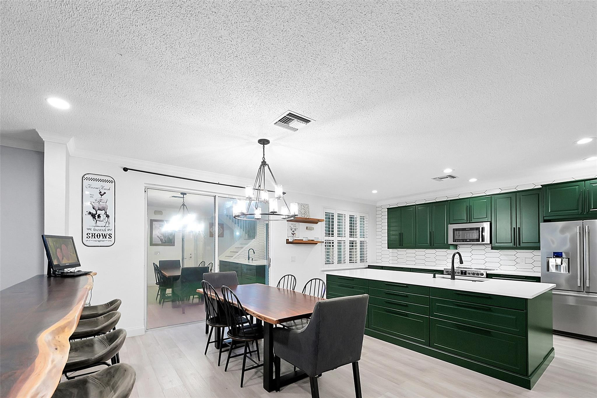 5022 Ibis Pl