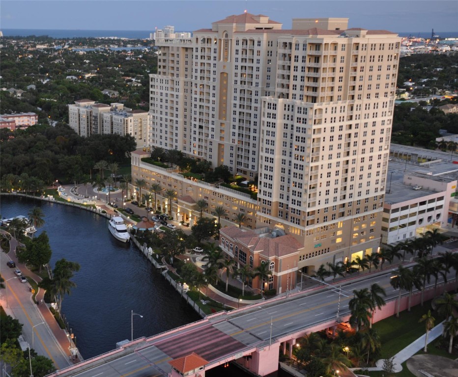 511 SE 5 Avenue 2002