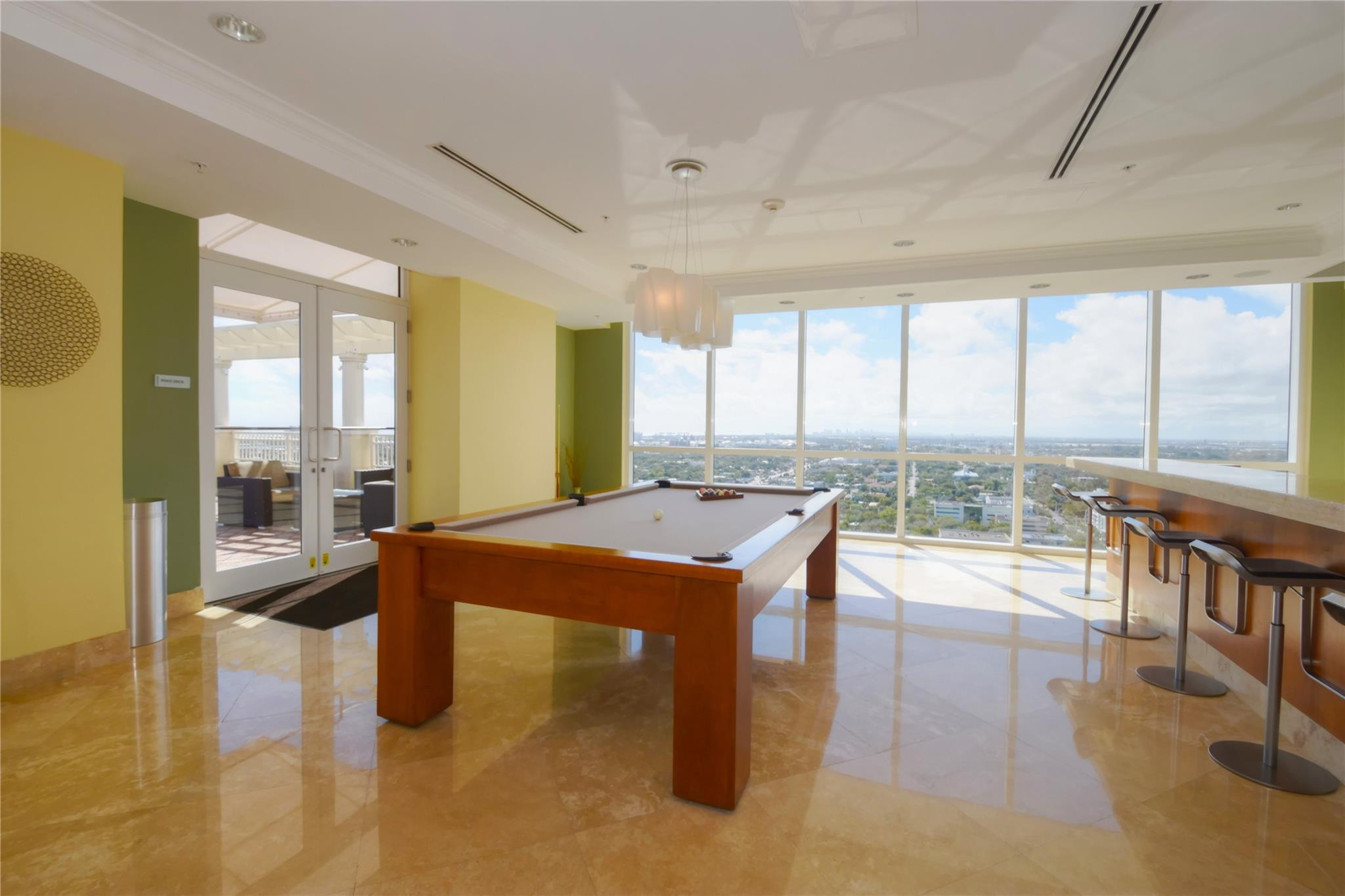 511 SE 5 Avenue 2002