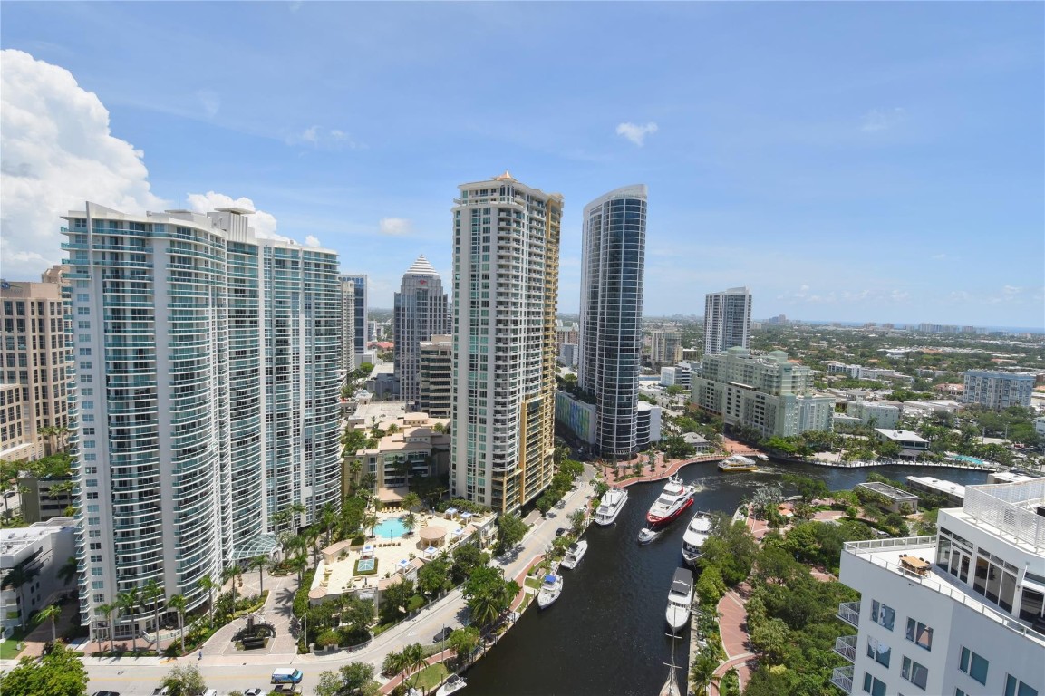 511 SE 5 Avenue 2002