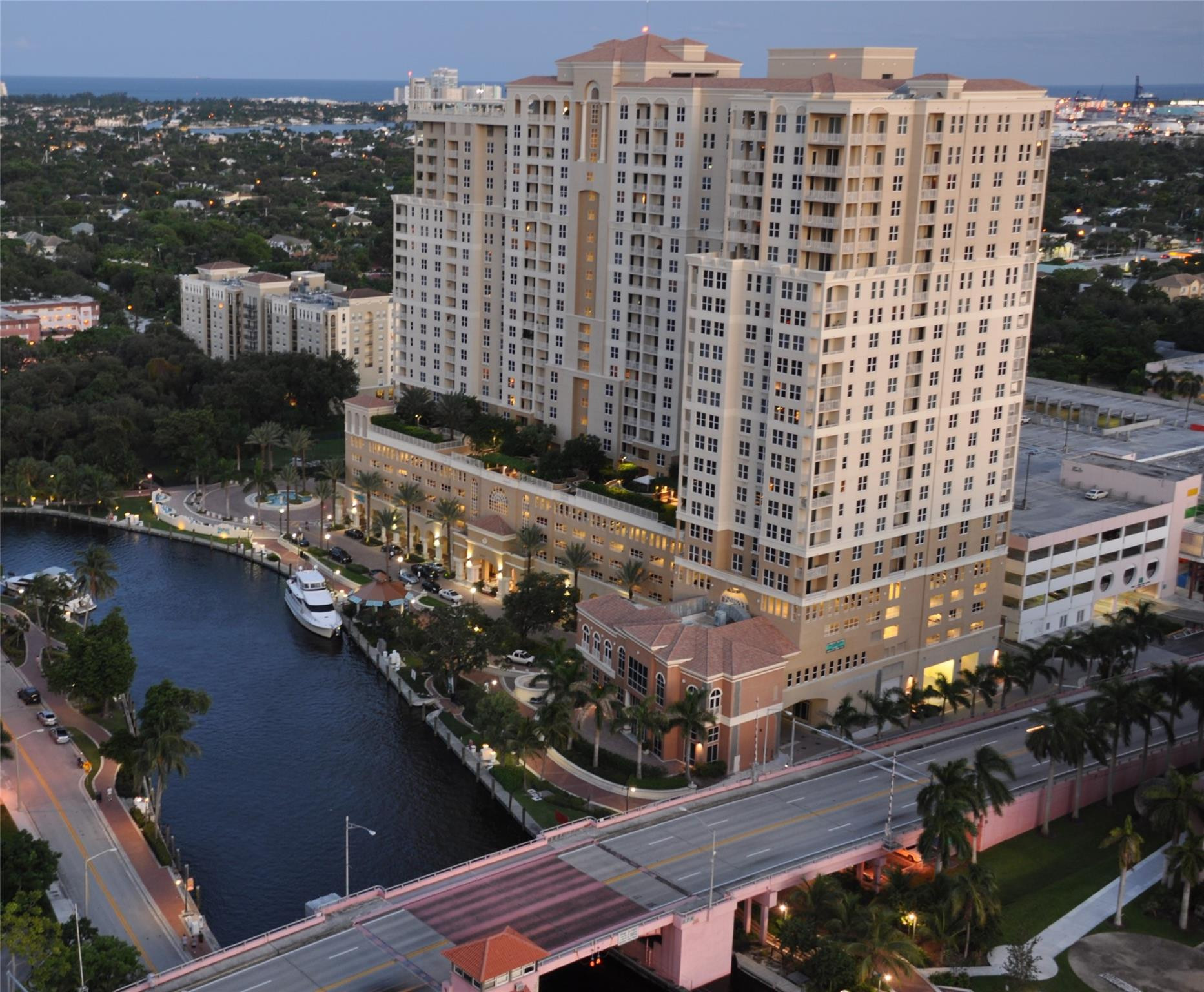 511 SE 5 Avenue 2002