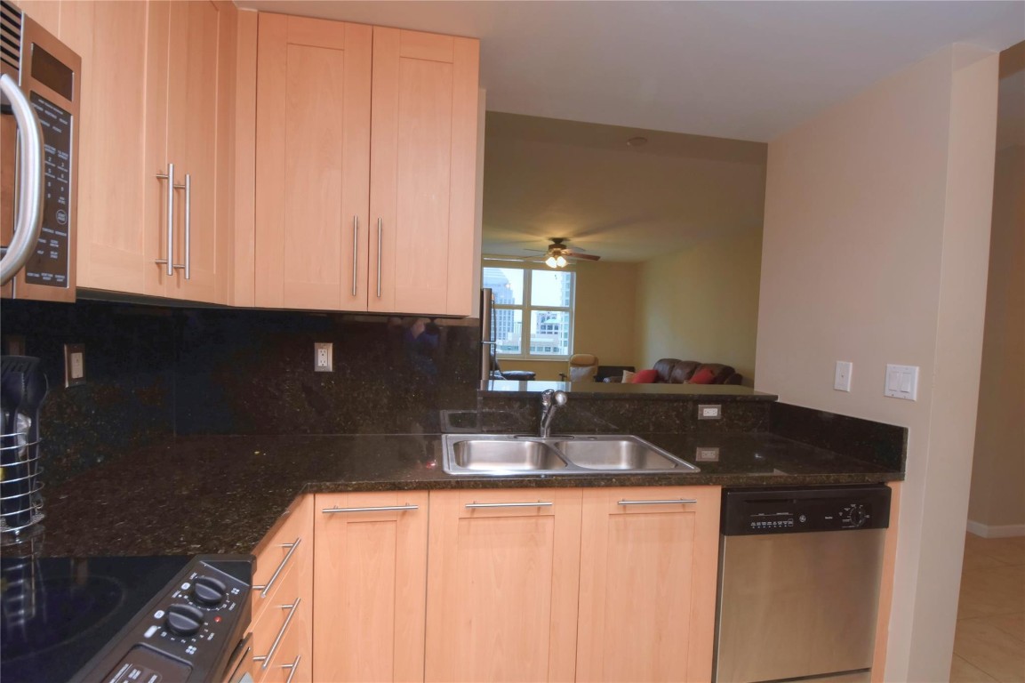 511 SE 5 Avenue 2002