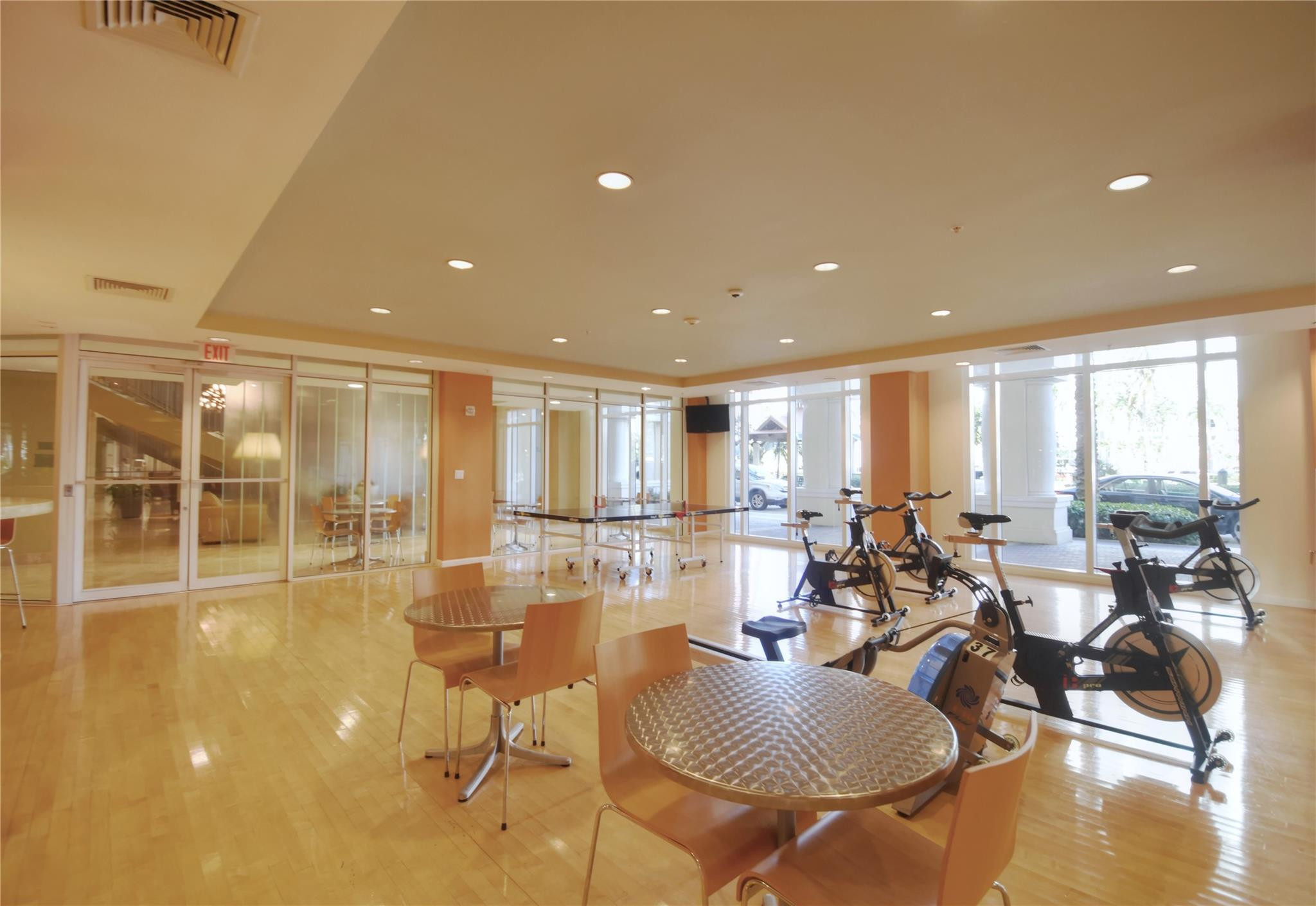 511 SE 5 Avenue 2002