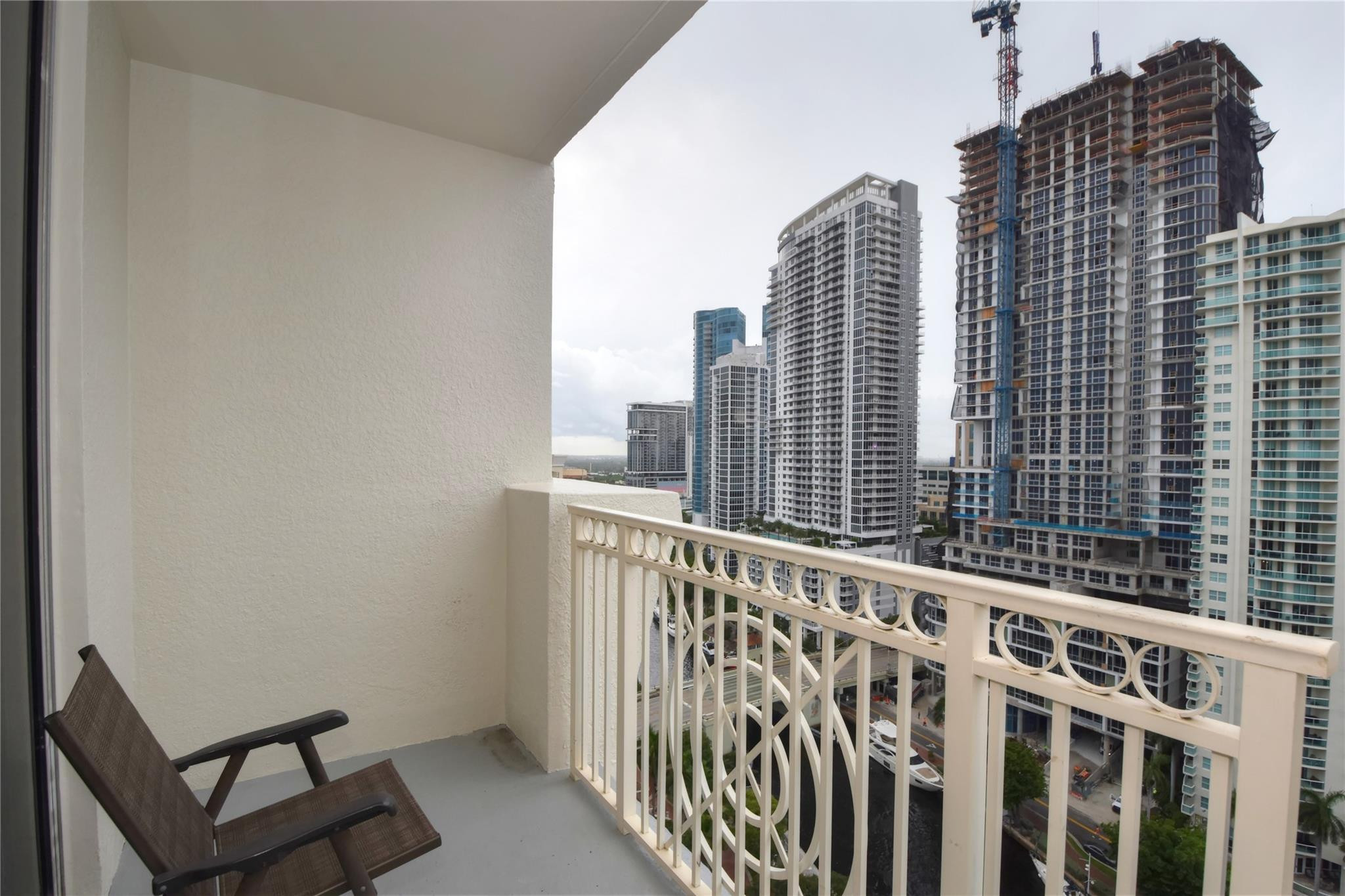 511 SE 5 Avenue 2002