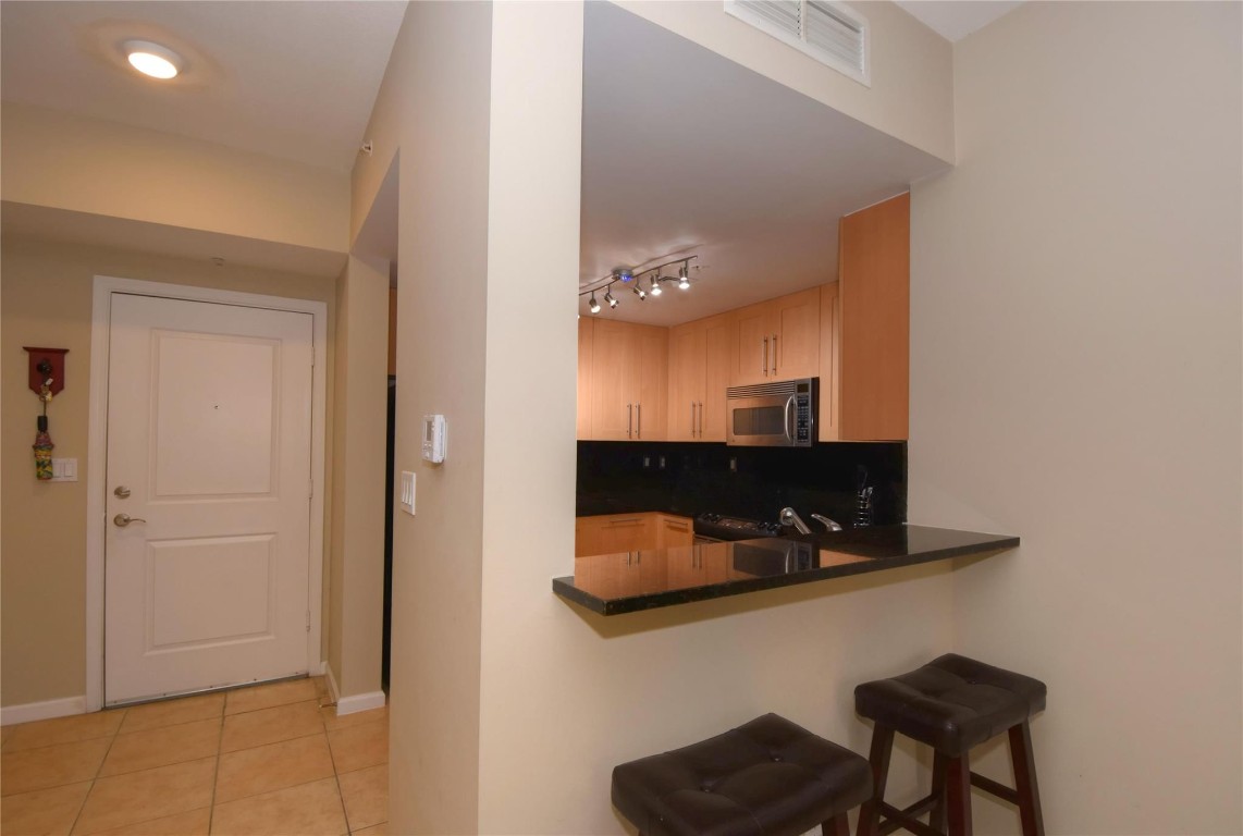 511 SE 5 Avenue 2002