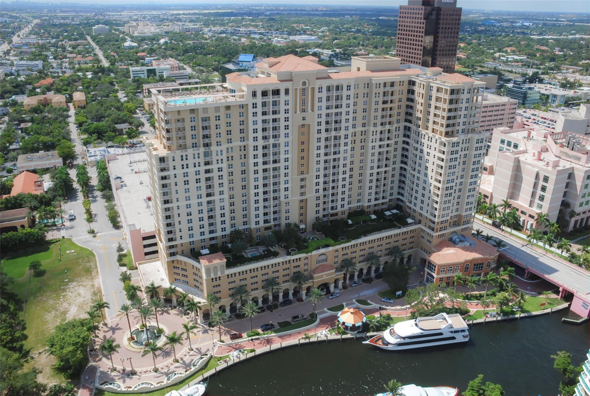 511 SE 5 Avenue 2002