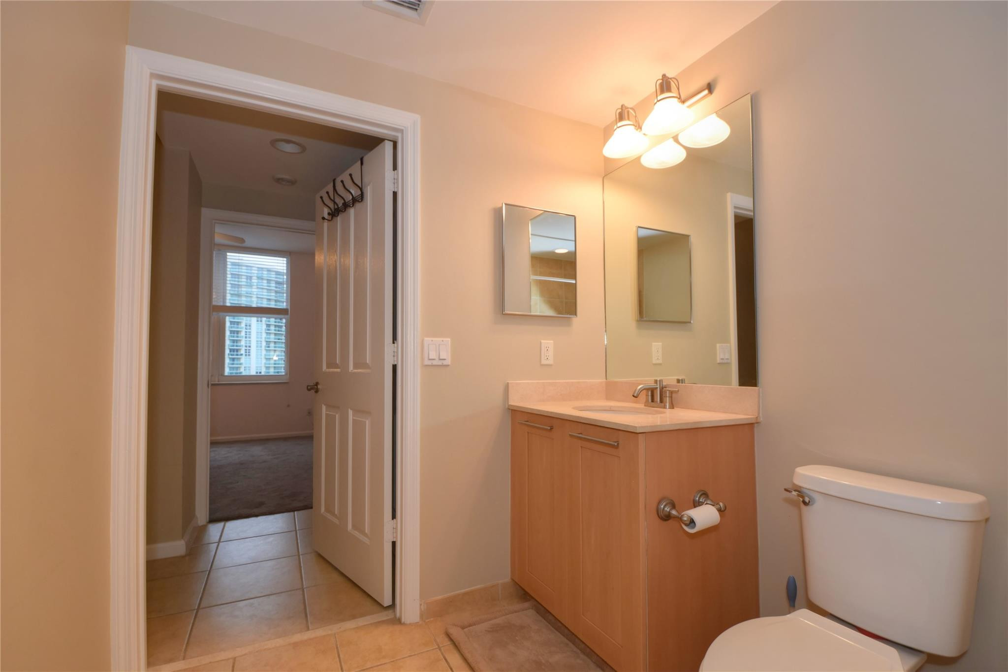 511 SE 5 Avenue 2002