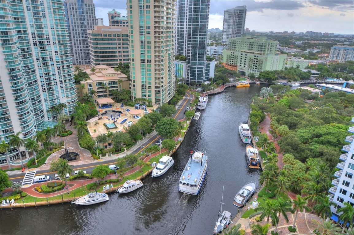 511 SE 5 Avenue 2002