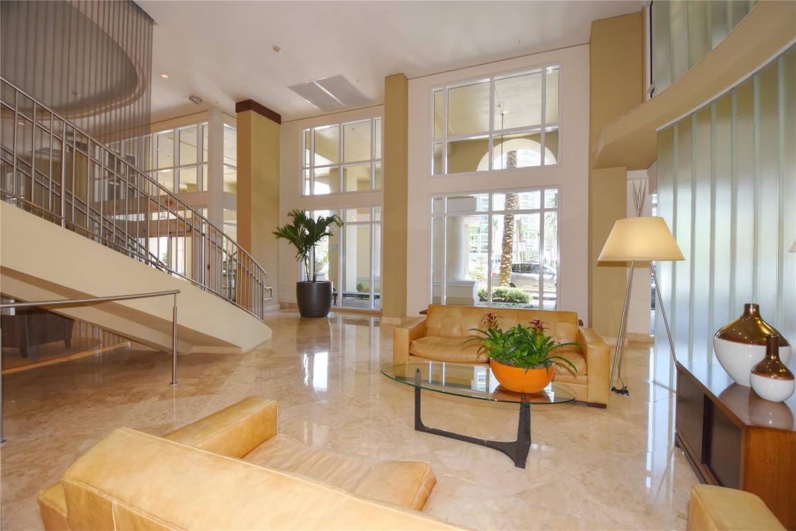 511 SE 5 Avenue 2002