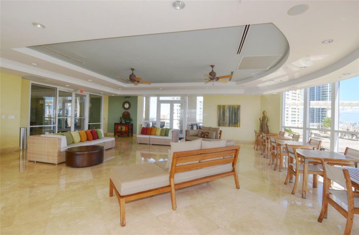 511 SE 5 Avenue 2002