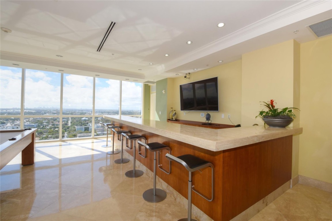 511 SE 5 Avenue 2002