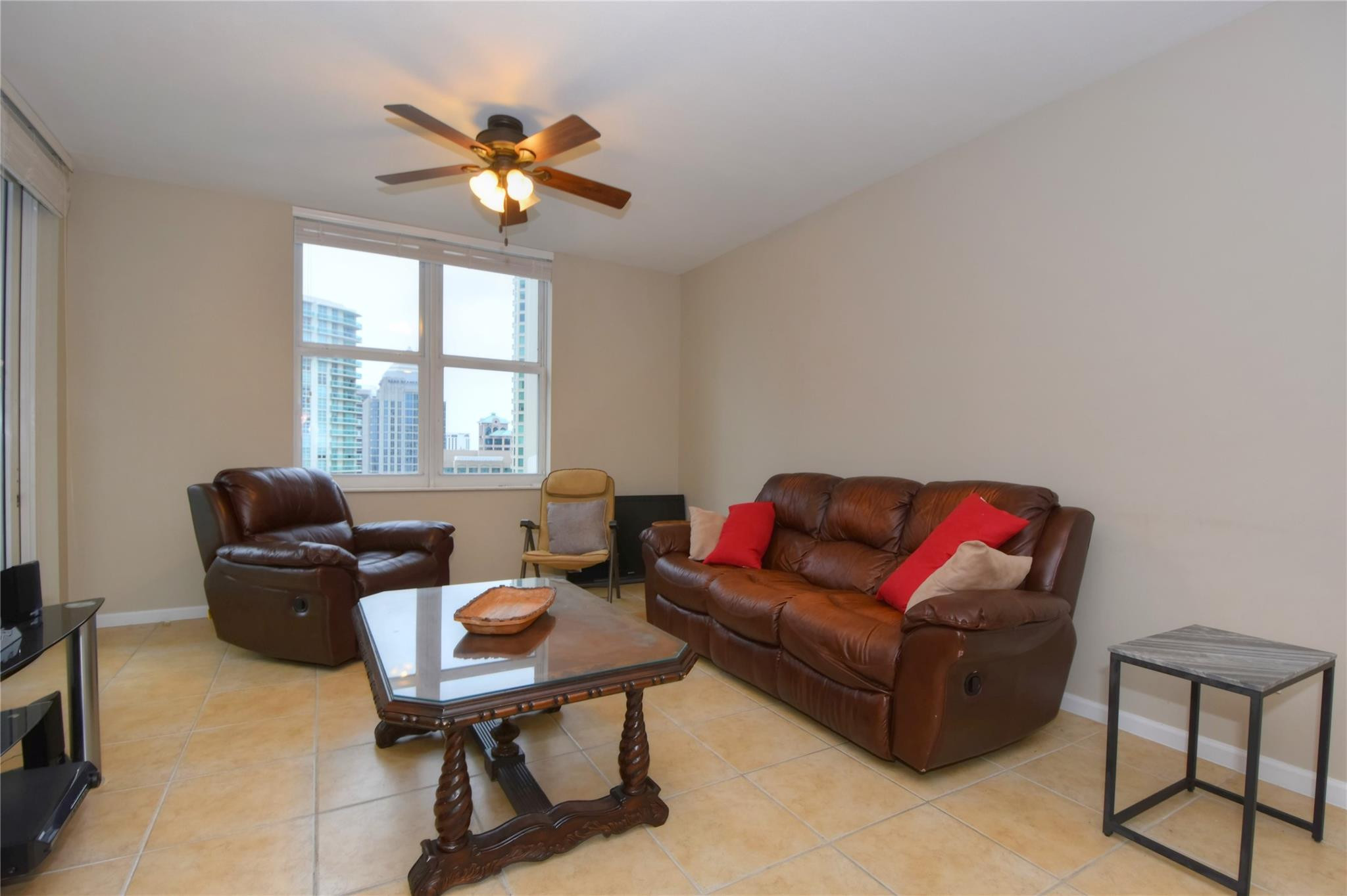 511 SE 5 Avenue 2002