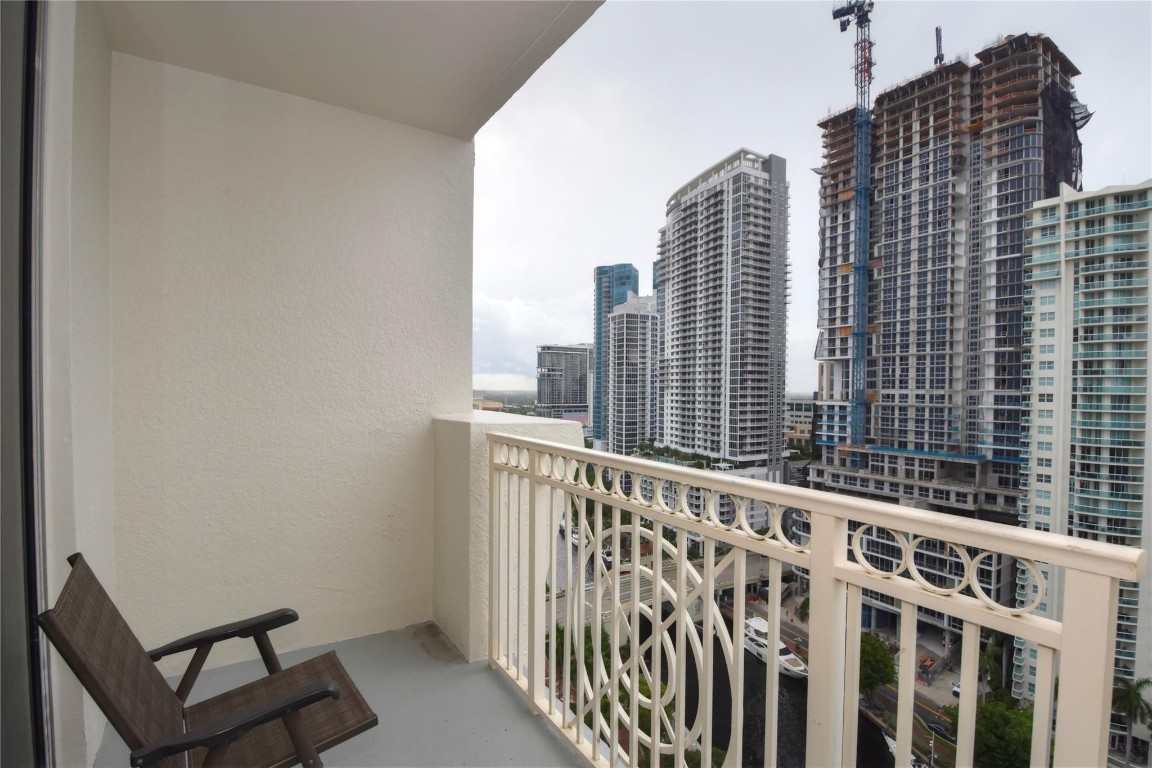 511 SE 5 Avenue 2002