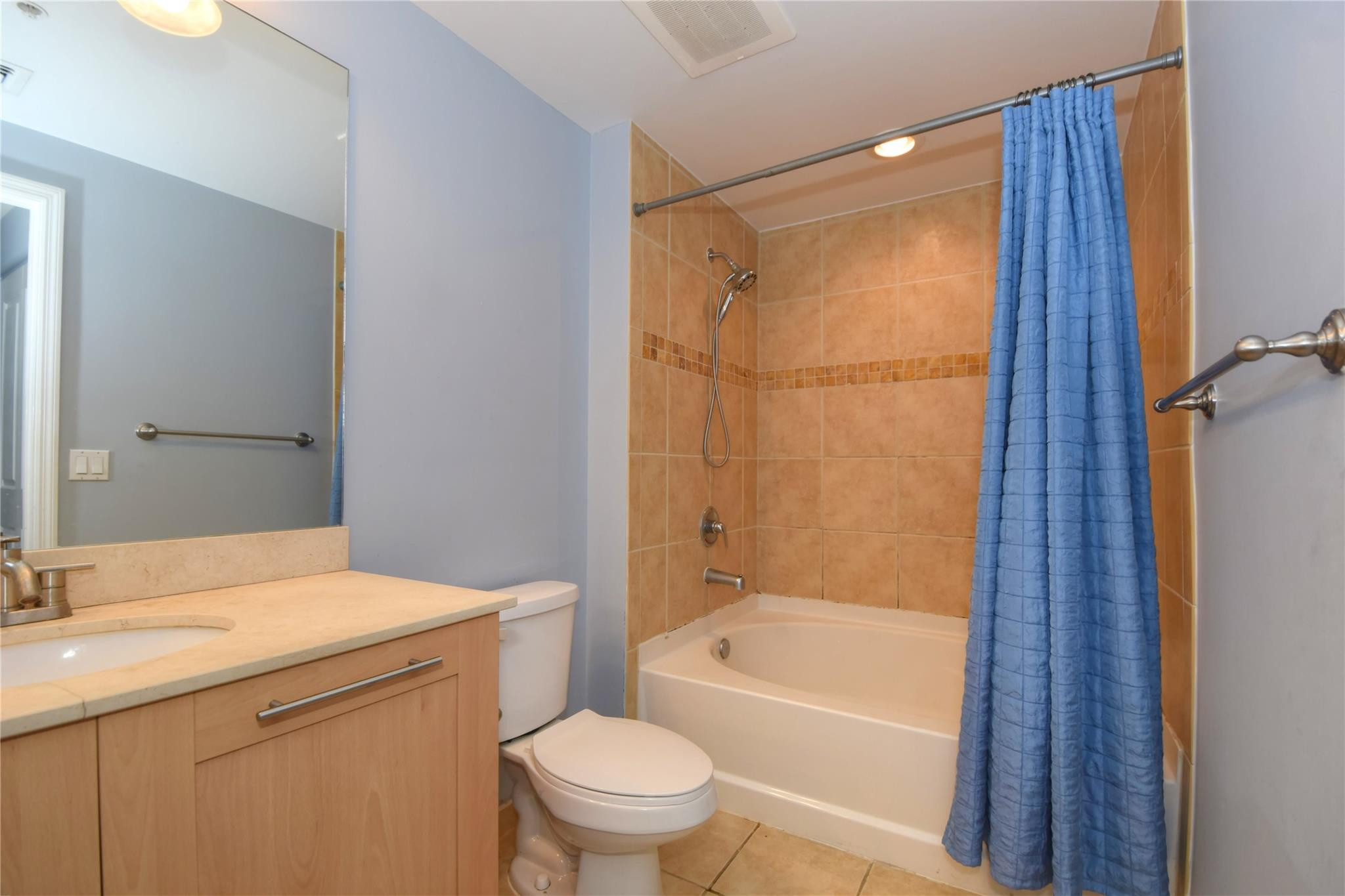 511 SE 5 Avenue 2002