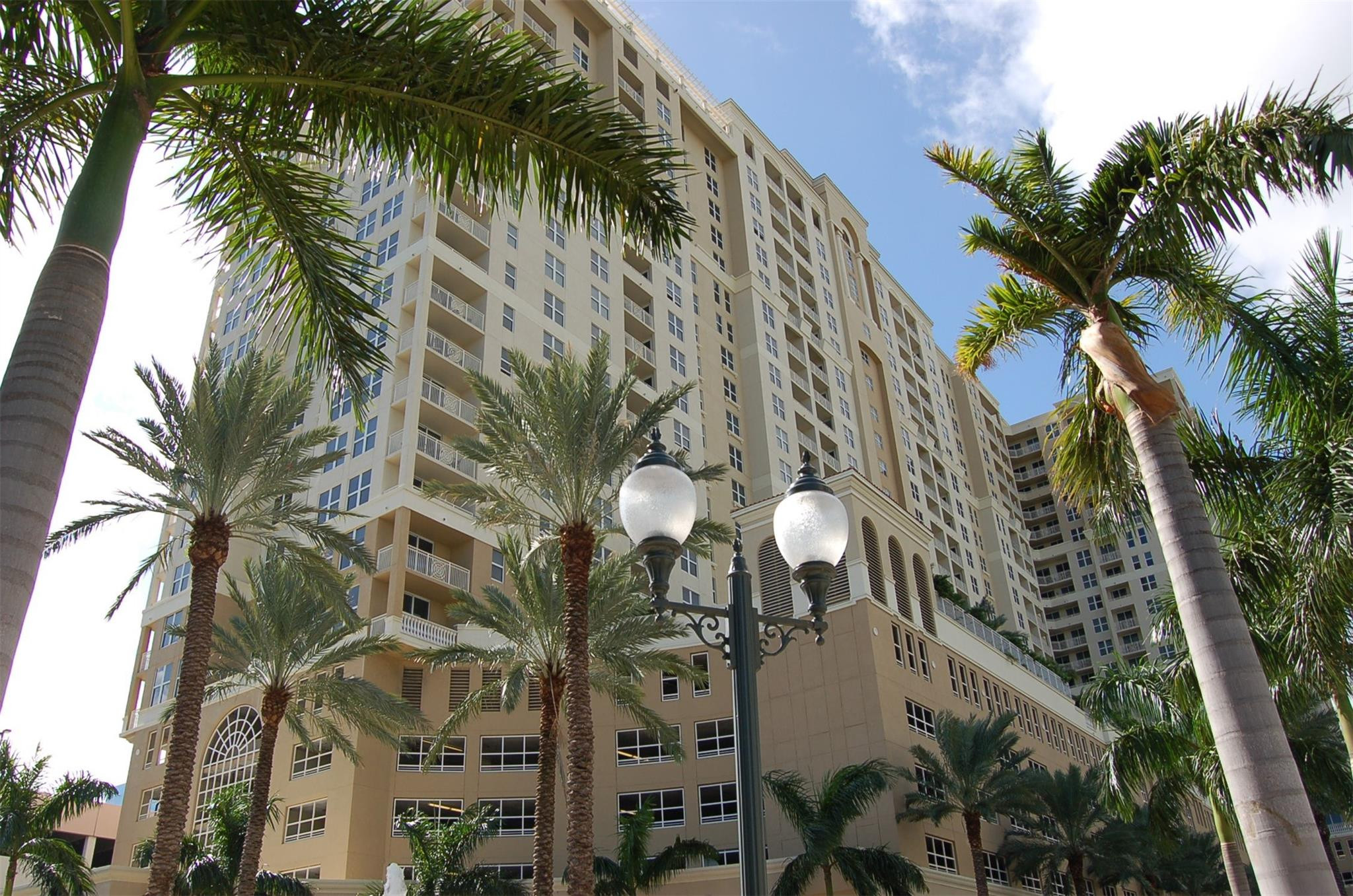 511 SE 5 Avenue 2002