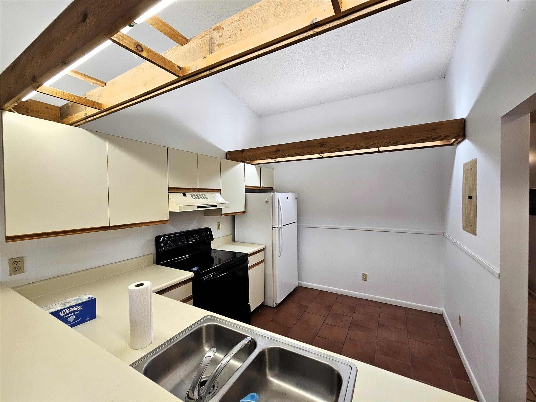 1600 Fairway Rd 1600