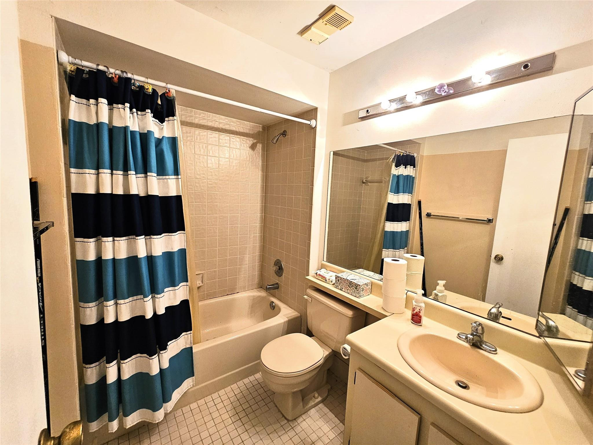 1600 Fairway Rd 1600