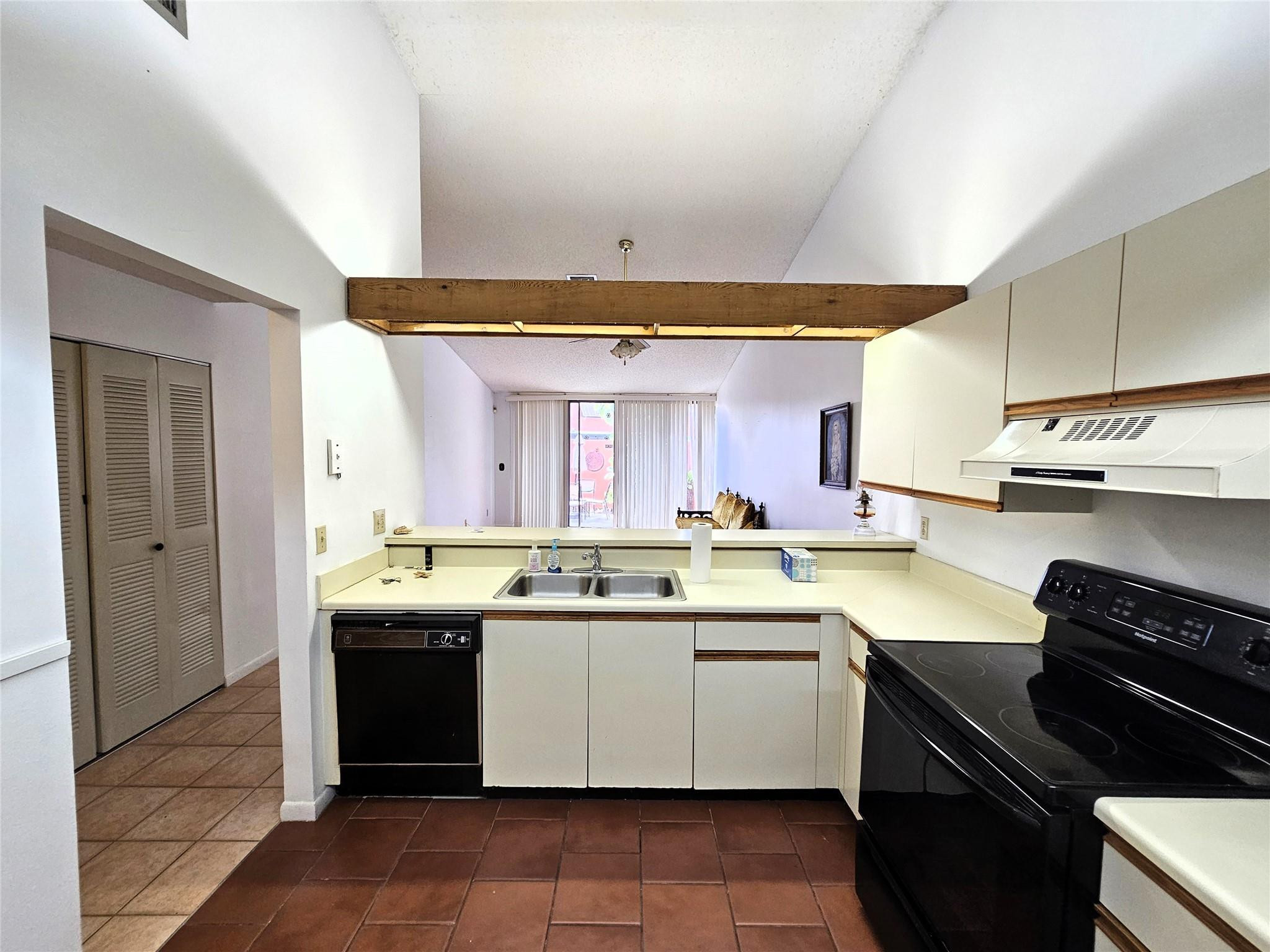 1600 Fairway Rd 1600