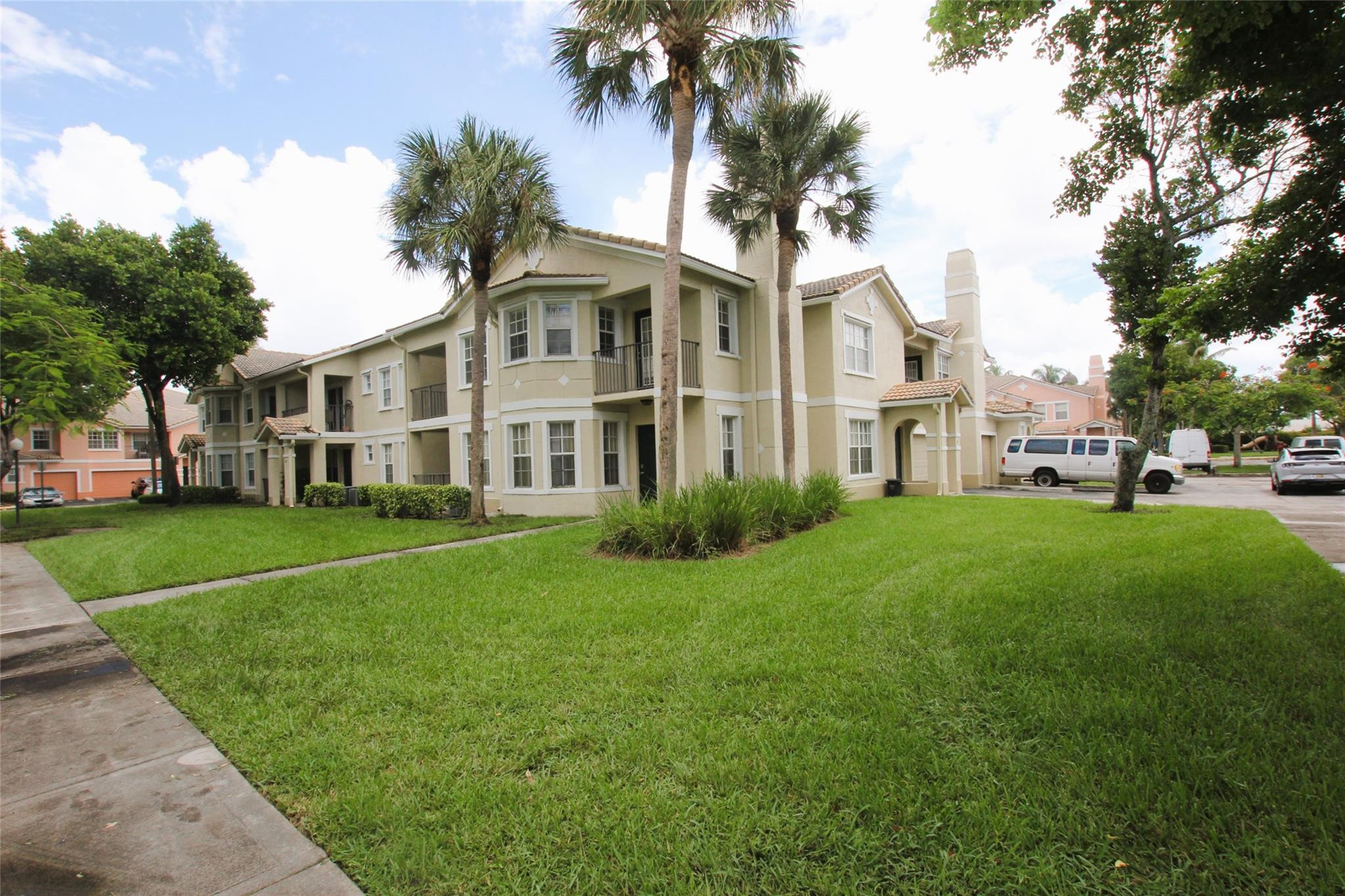 610 Belmont Ln