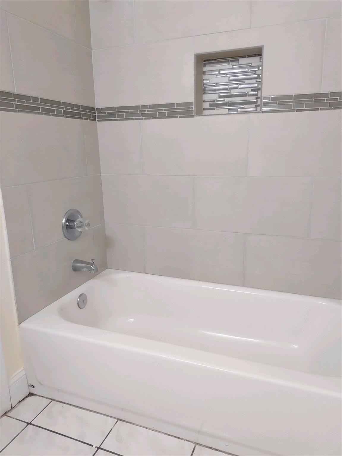 2501 Riverside Dr 116