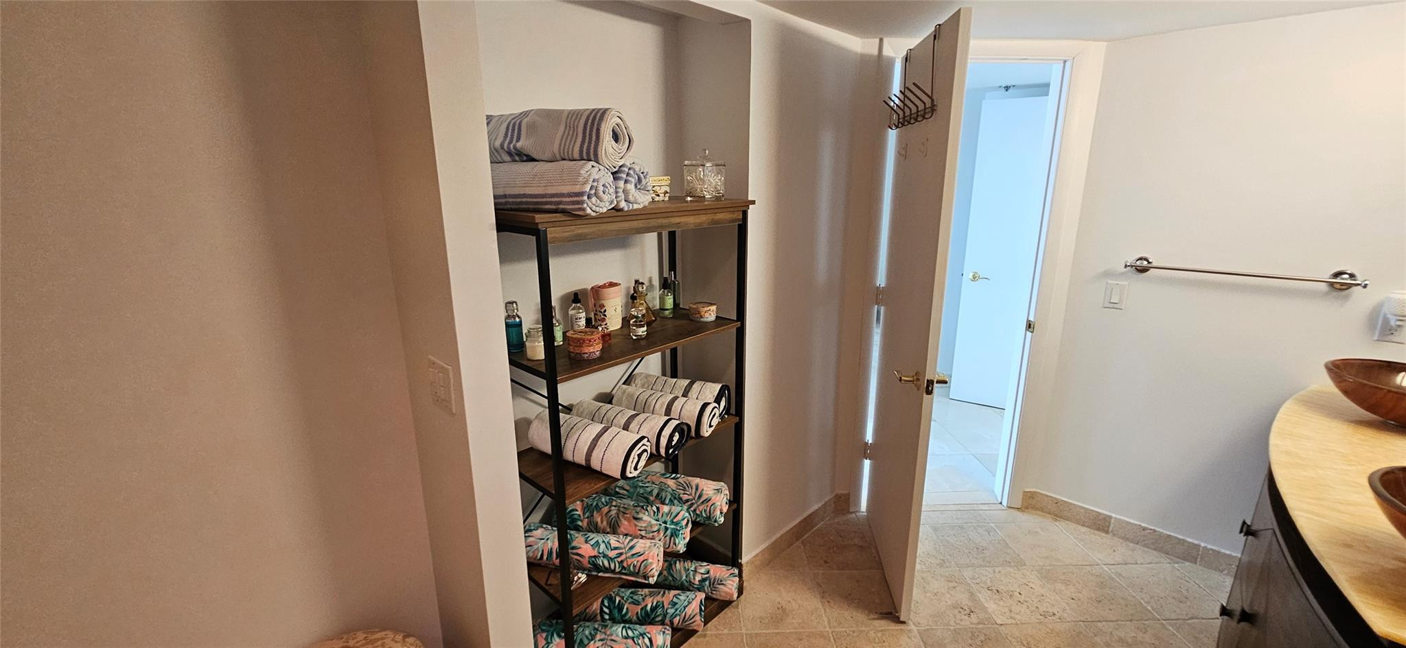 2575 S Ocean Blvd 107S