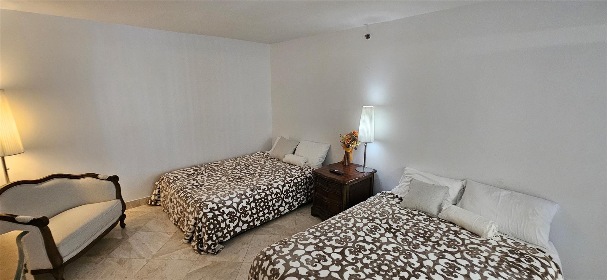 2575 S Ocean Blvd 107S