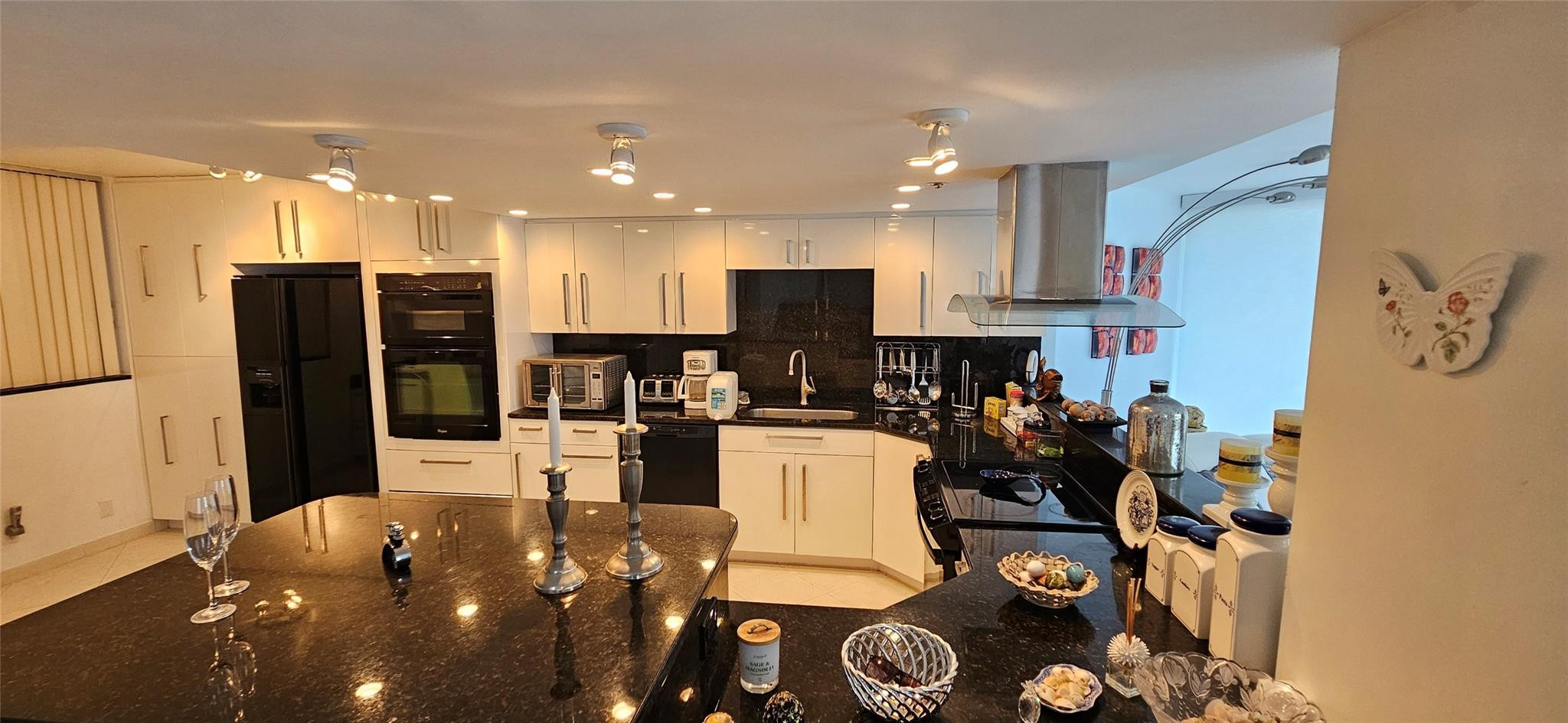 2575 S Ocean Blvd 107S