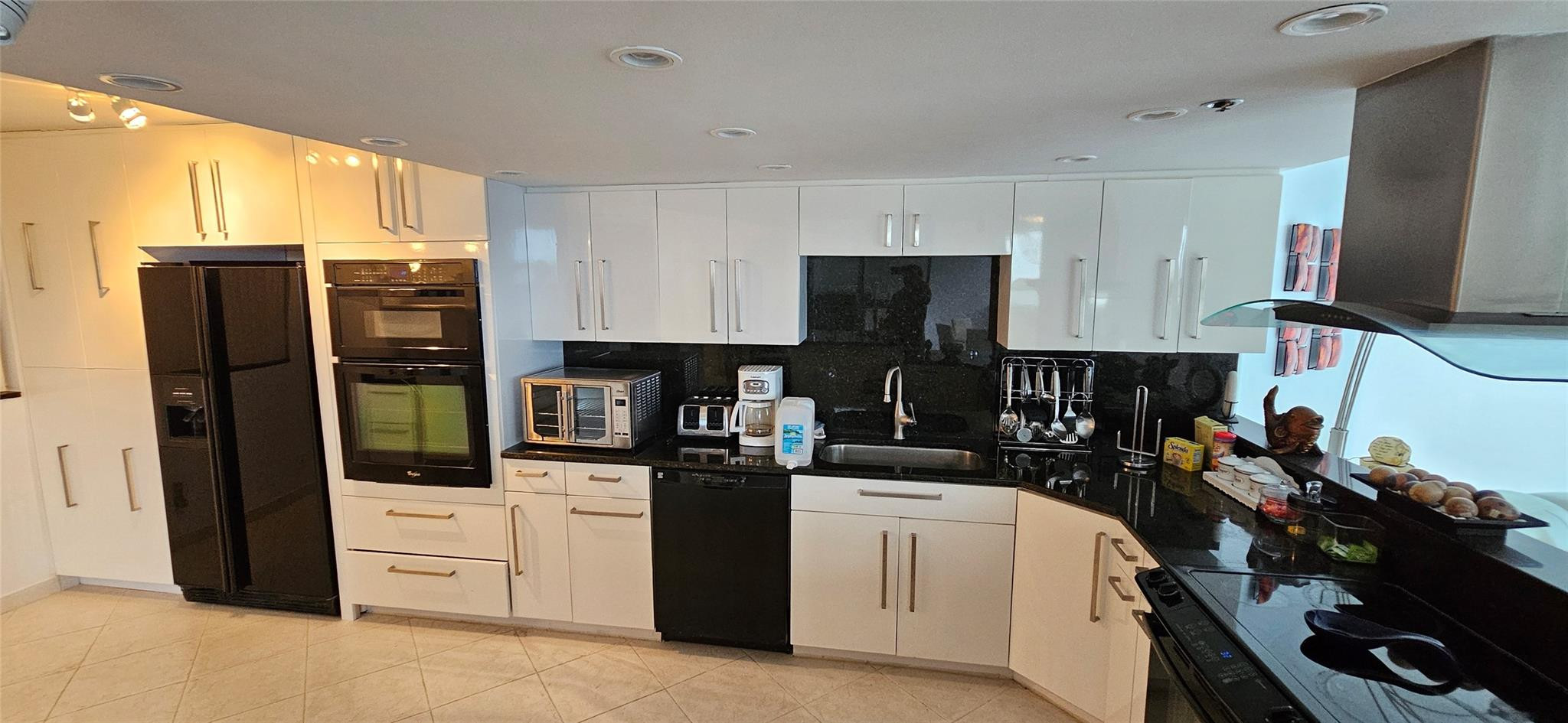 2575 S Ocean Blvd 107S