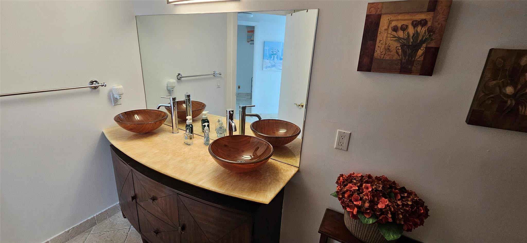 2575 S Ocean Blvd 107S