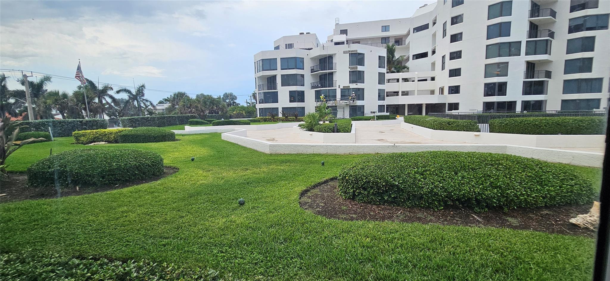 2575 S Ocean Blvd 107S