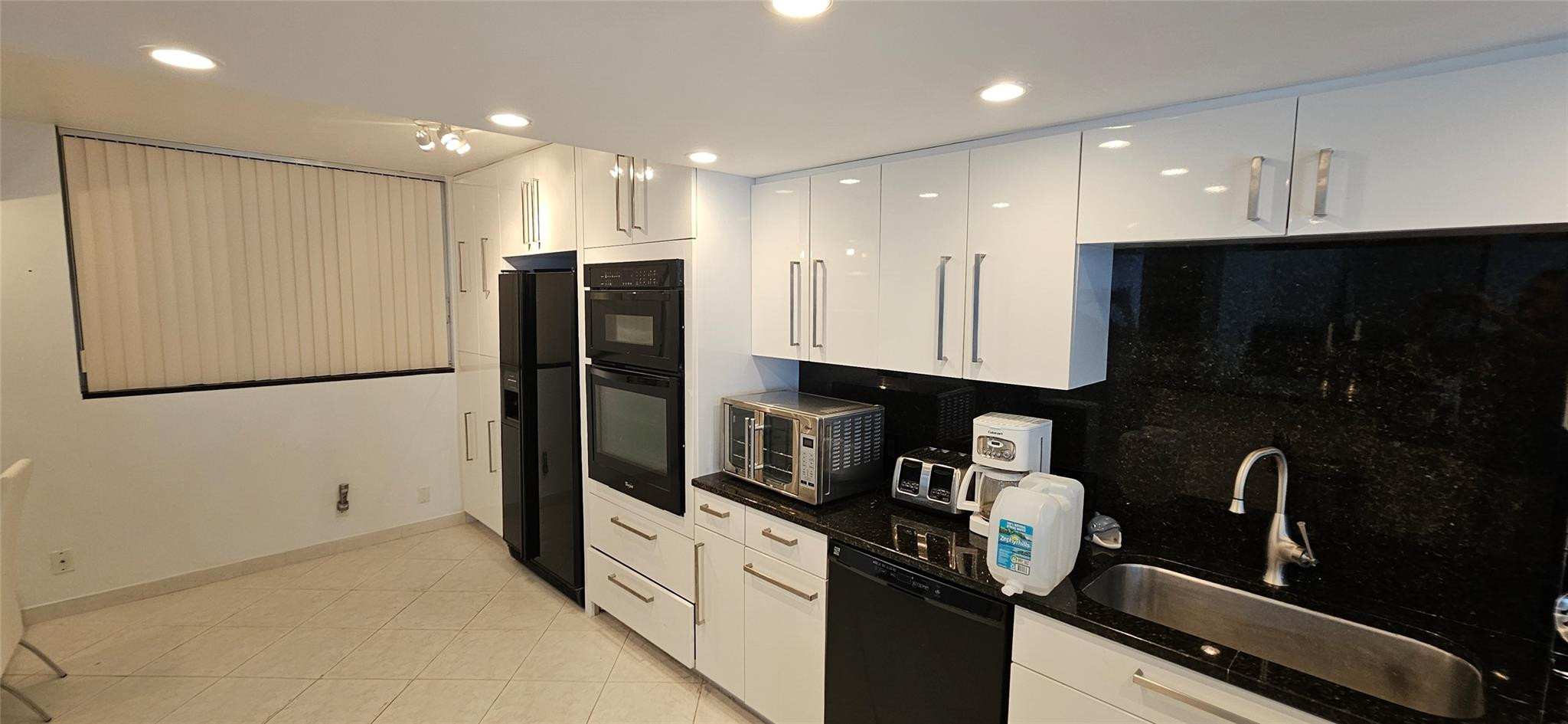 2575 S Ocean Blvd 107S