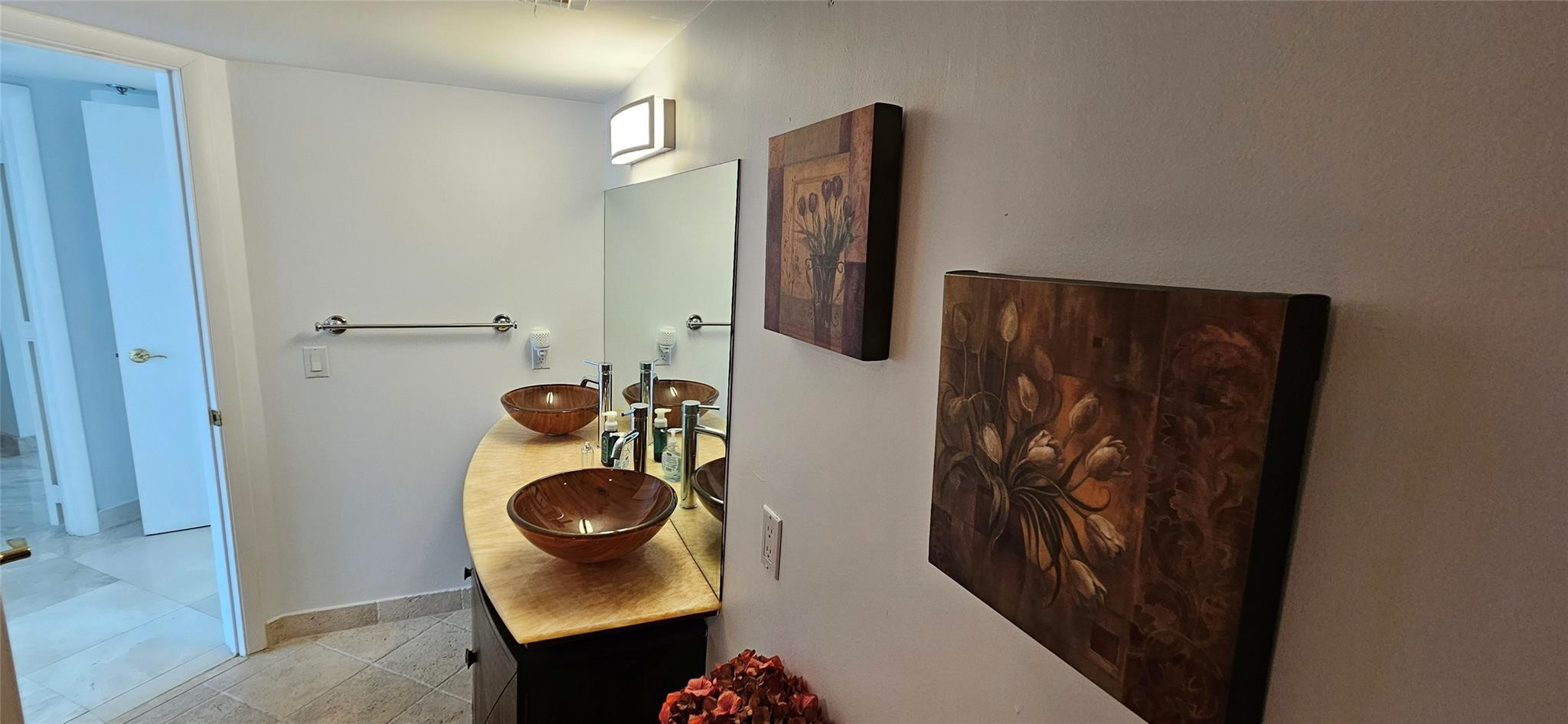 2575 S Ocean Blvd 107S