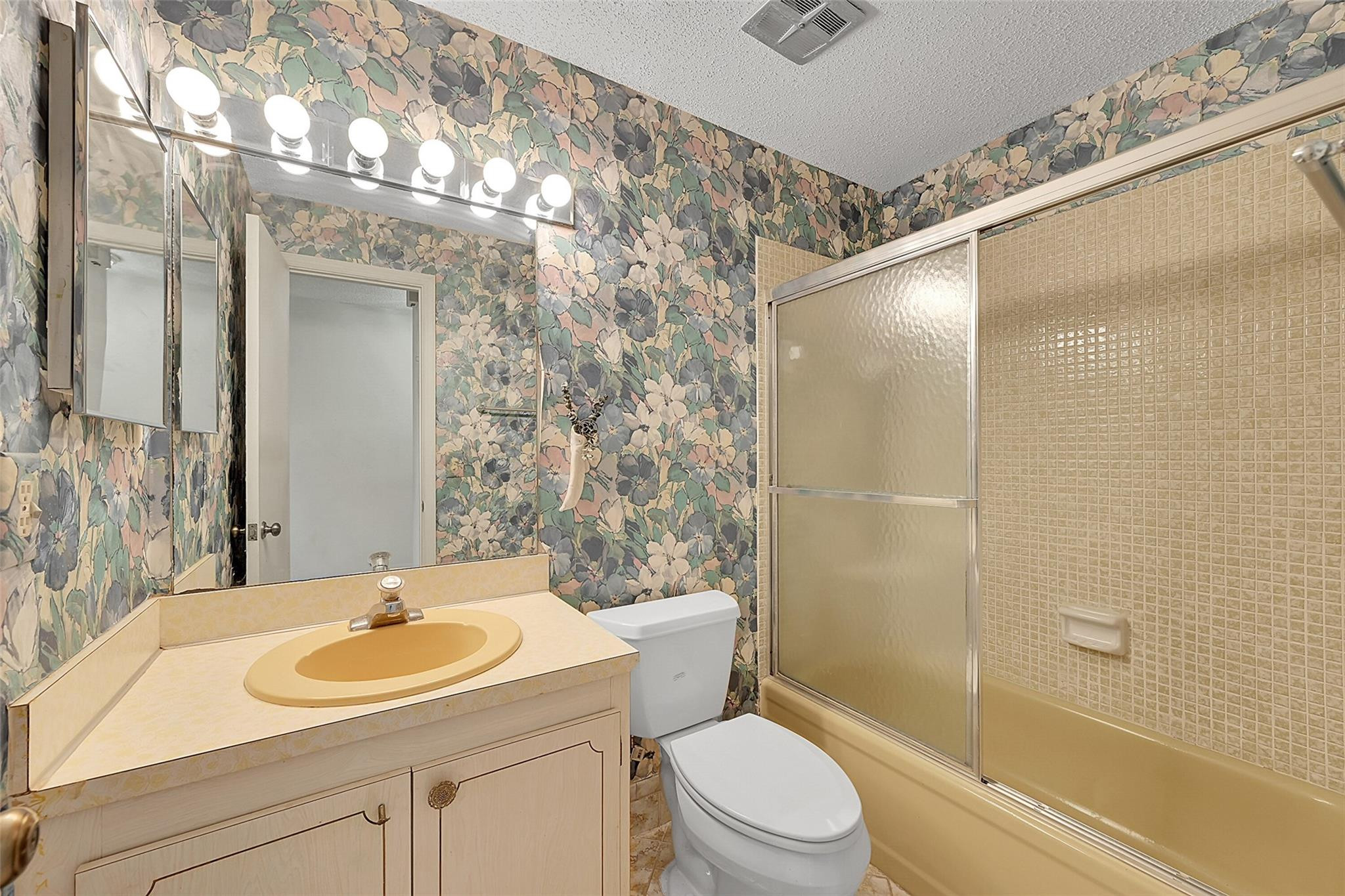 1081 NW 88th Ave A94