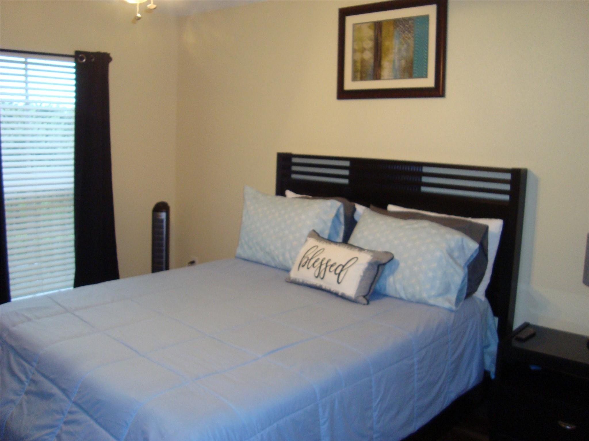 733 Riverside Dr 1232