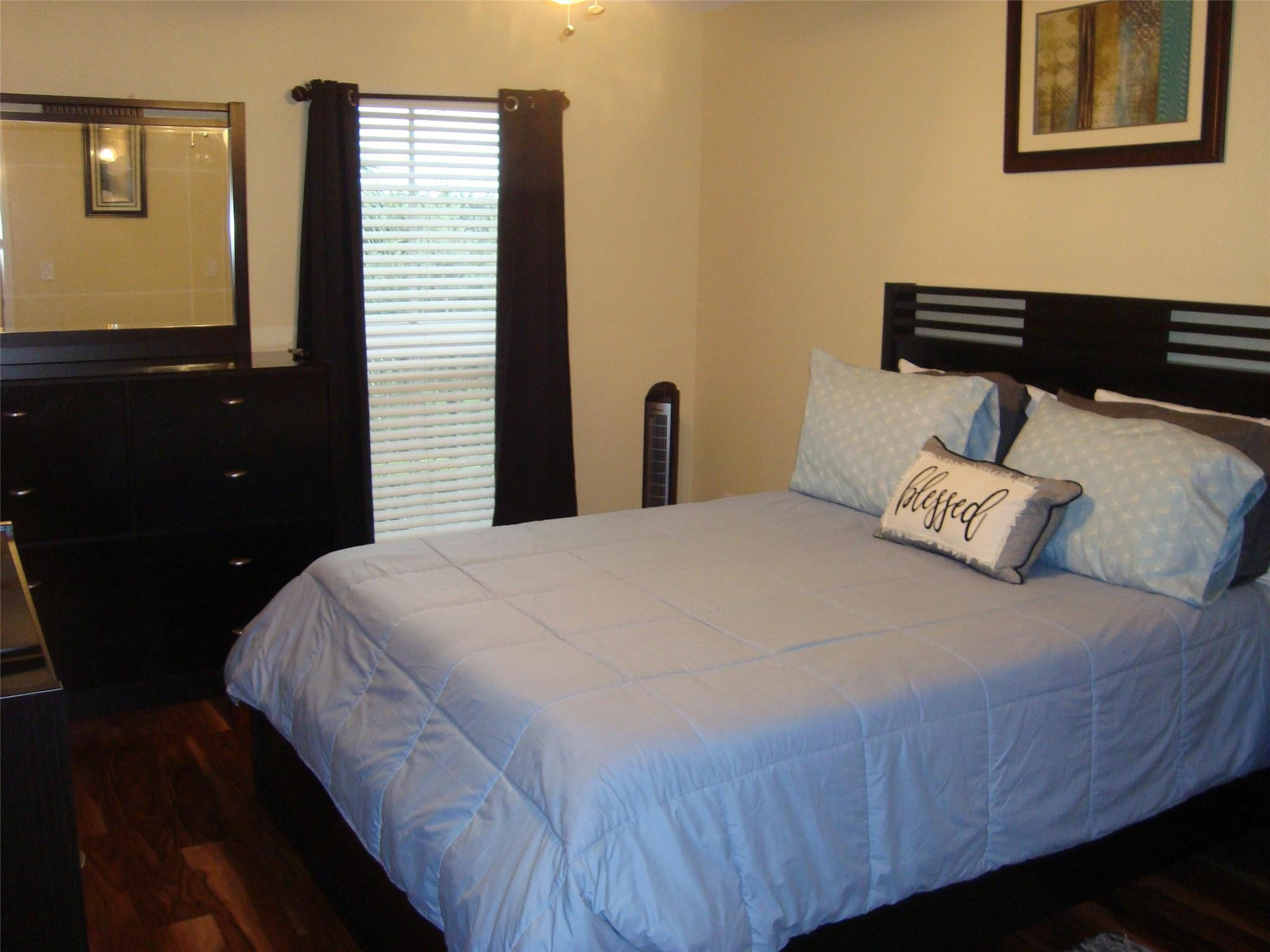 733 Riverside Dr 1232