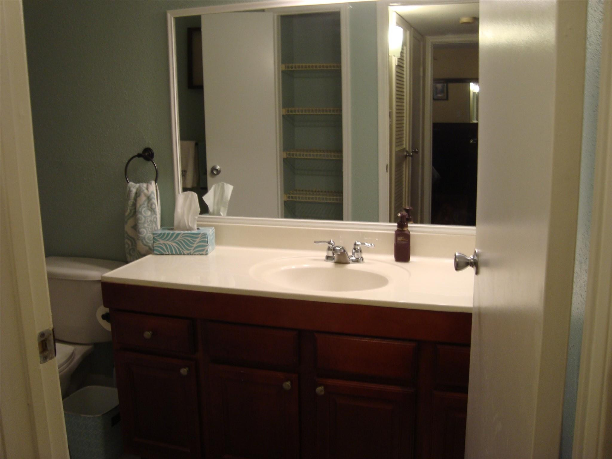 733 Riverside Dr 1232